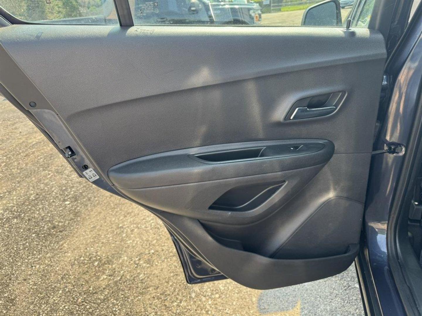 2018 Blue /Black Chevrolet Trax (3GNCJKSB5JL) with an 1.4l I-4 MFI Dohc T/C 1.4 engine, Automatic transmission, located at 745 East Steele Rd., West Columbia, SC, 29170, (803) 755-9148, 33.927212, -81.148483 - Special Internet Price! 2018 Chevrolet Trax with AM/FM radio, Backup camera, Cruise control, Cloth interior, Powered windows, Powered door locks, Plus more! - Photo#19