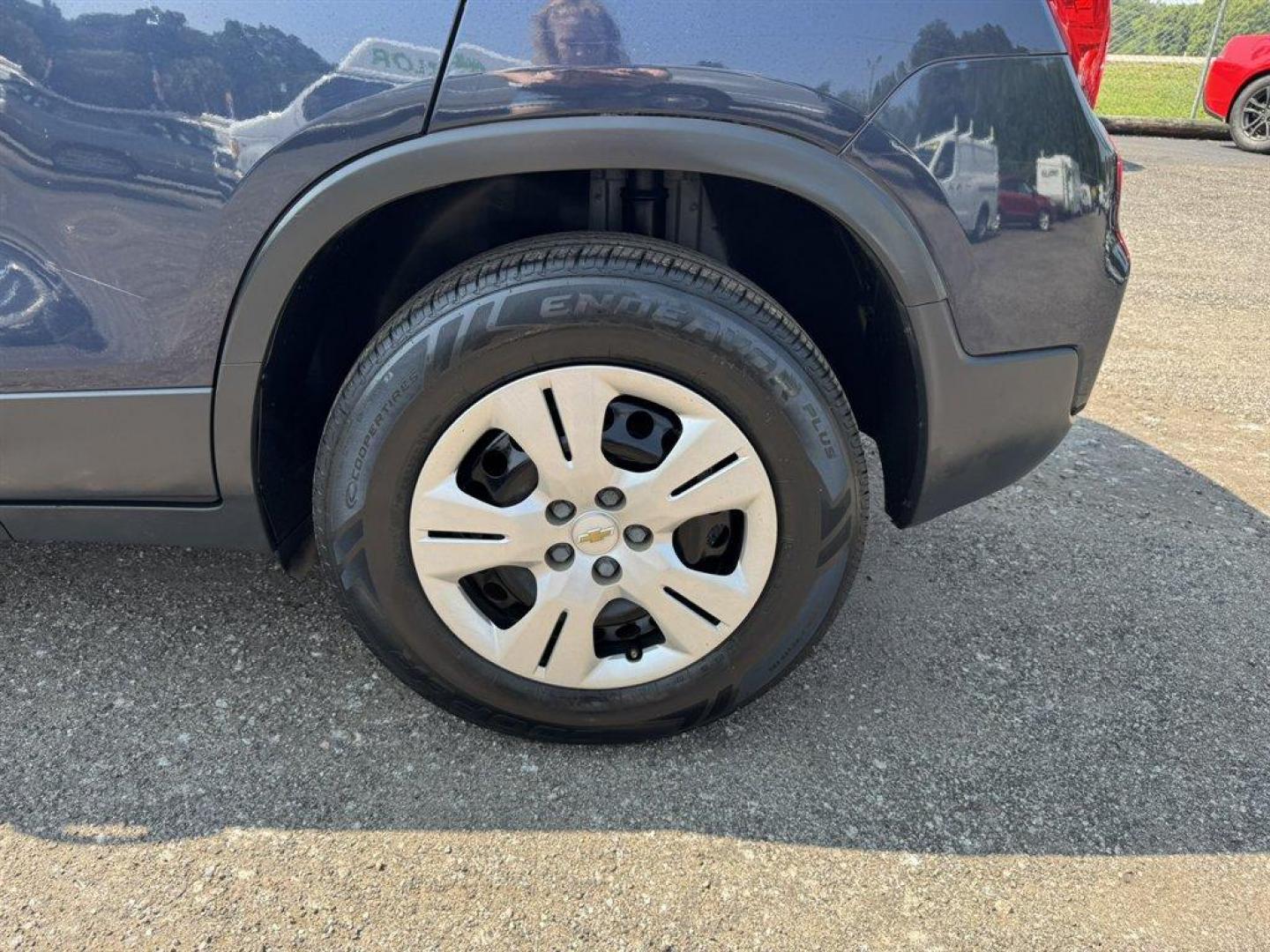 2018 Blue /Black Chevrolet Trax (3GNCJKSB5JL) with an 1.4l I-4 MFI Dohc T/C 1.4 engine, Automatic transmission, located at 745 East Steele Rd., West Columbia, SC, 29170, (803) 755-9148, 33.927212, -81.148483 - Special Internet Price! 2018 Chevrolet Trax with AM/FM radio, Backup camera, Cruise control, Cloth interior, Powered windows, Powered door locks, Plus more! - Photo#28