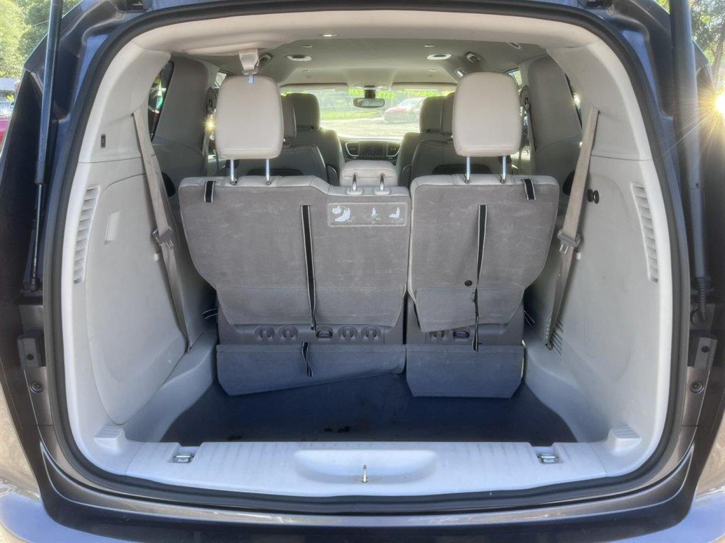 2020 Grey /Grey Chrysler Pacifica (2C4RC1BG4LR) with an 3.6l V6 MPI Dohc 3.6l engine, Automatic transmission, located at 745 East Steele Rd., West Columbia, SC, 29170, (803) 755-9148, 33.927212, -81.148483 - Special Internet Price! 2020 Chrysler Pacifica with AM/FM radio, Bluetooth, Backup camera, Push to start, Keyless entry, Cruice control, 3rd row seating, Rear power sliding doors, Powered liftgate, Powered windows, Powered door locks, Plus more! - Photo#27