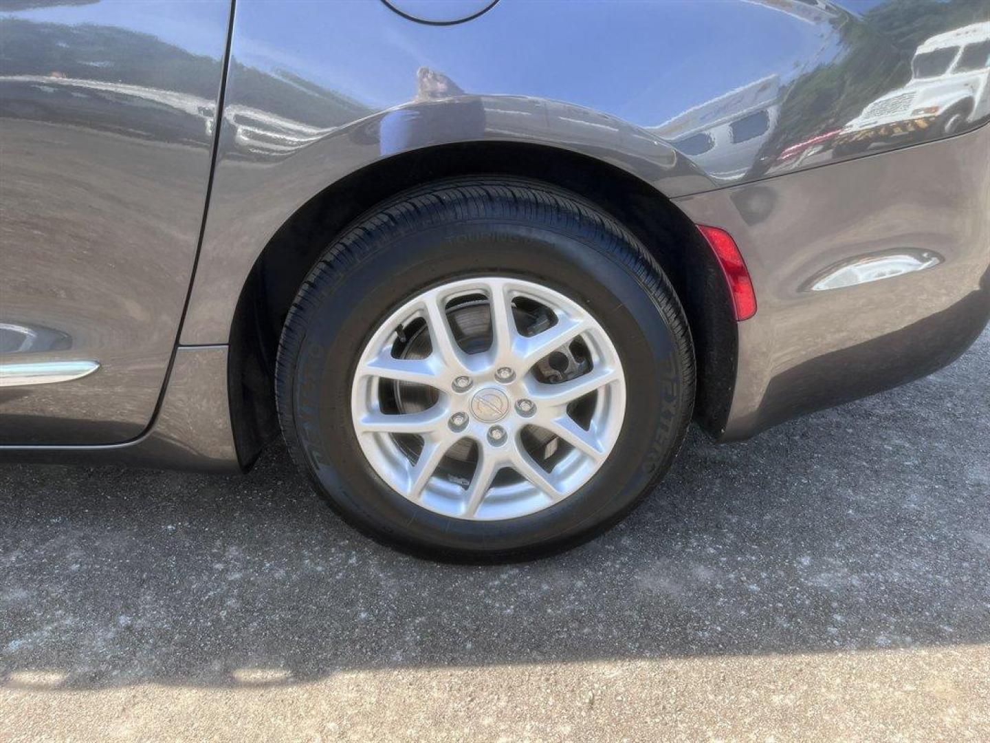 2020 Grey /Grey Chrysler Pacifica (2C4RC1BG4LR) with an 3.6l V6 MPI Dohc 3.6l engine, Automatic transmission, located at 745 East Steele Rd., West Columbia, SC, 29170, (803) 755-9148, 33.927212, -81.148483 - Special Internet Price! 2020 Chrysler Pacifica with AM/FM radio, Bluetooth, Backup camera, Push to start, Keyless entry, Cruice control, 3rd row seating, Rear power sliding doors, Powered liftgate, Powered windows, Powered door locks, Plus more! - Photo#31