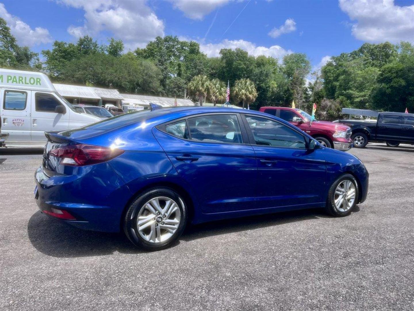 2020 Blue /Grey Hyundai Elantra (5NPD84LF9LH) with an 2.0l I-4 MPI Dohc 2.0l engine, Automatic transmission, located at 745 East Steele Rd., West Columbia, SC, 29170, (803) 755-9148, 33.927212, -81.148483 - Special Internet Price! 2020 Hyundai Elantra with AM/FM radio, Backup camera, Cruise control, Cloth interior, Powered windows, Powered door locks, Plus more! - Photo#3