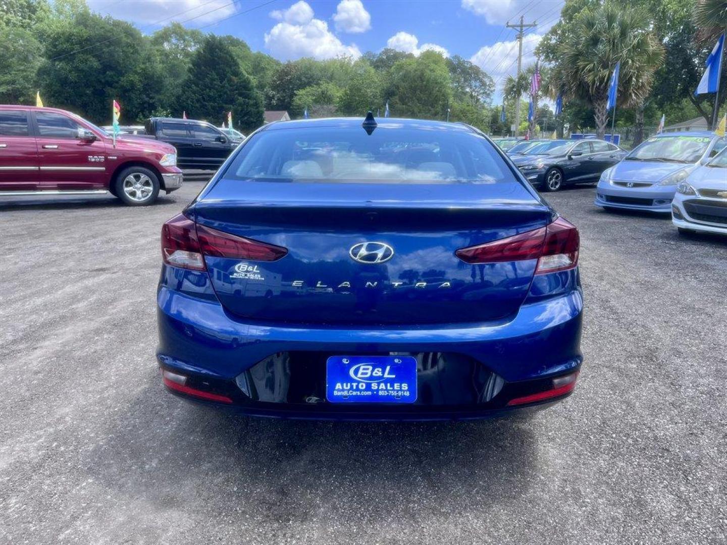 2020 Blue /Grey Hyundai Elantra (5NPD84LF9LH) with an 2.0l I-4 MPI Dohc 2.0l engine, Automatic transmission, located at 745 East Steele Rd., West Columbia, SC, 29170, (803) 755-9148, 33.927212, -81.148483 - Special Internet Price! 2020 Hyundai Elantra with AM/FM radio, Backup camera, Cruise control, Cloth interior, Powered windows, Powered door locks, Plus more! - Photo#4