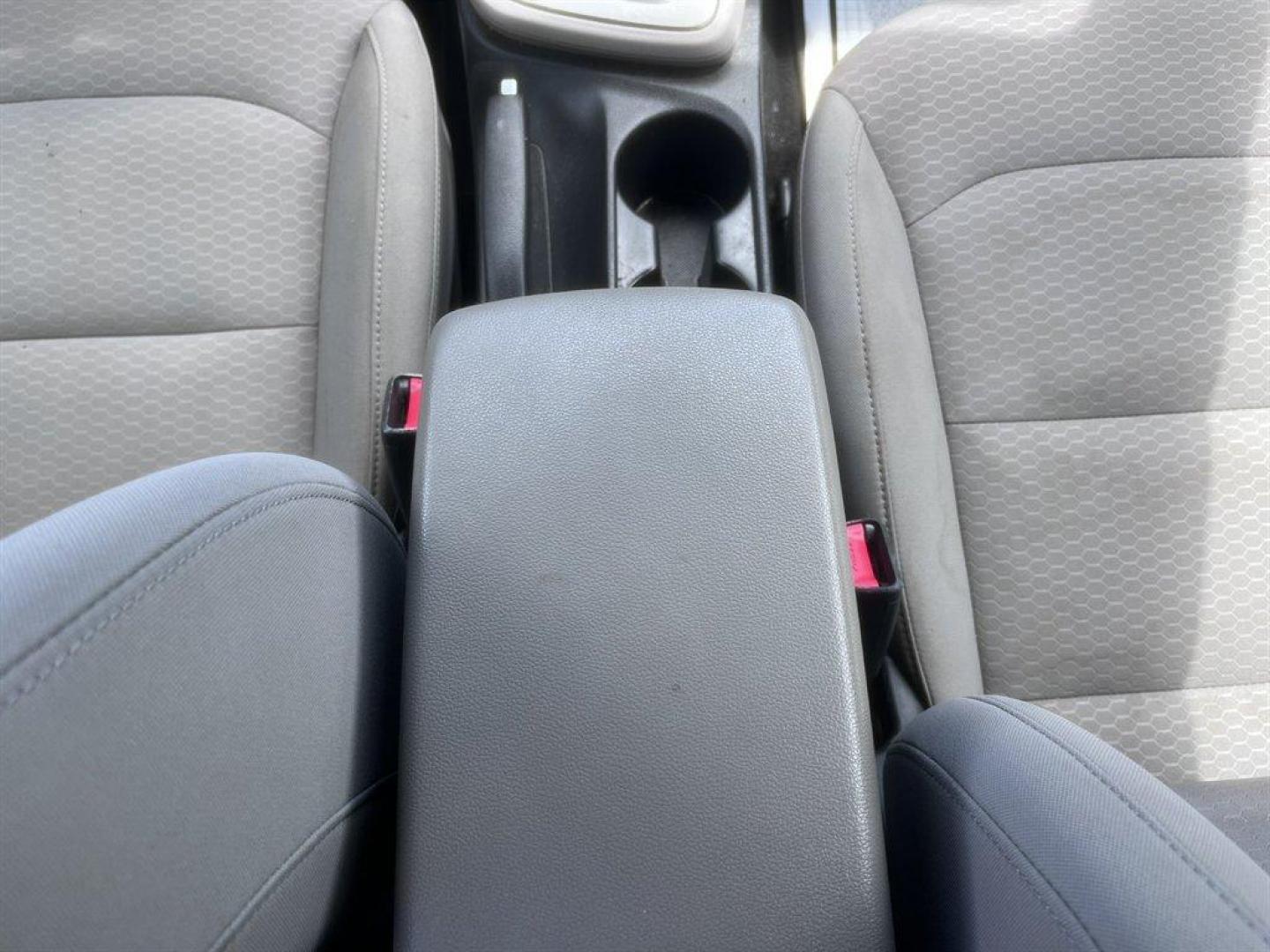 2020 Blue /Grey Hyundai Elantra (5NPD84LF9LH) with an 2.0l I-4 MPI Dohc 2.0l engine, Automatic transmission, located at 745 East Steele Rd., West Columbia, SC, 29170, (803) 755-9148, 33.927212, -81.148483 - Special Internet Price! 2020 Hyundai Elantra with AM/FM radio, Backup camera, Cruise control, Cloth interior, Powered windows, Powered door locks, Plus more! - Photo#14