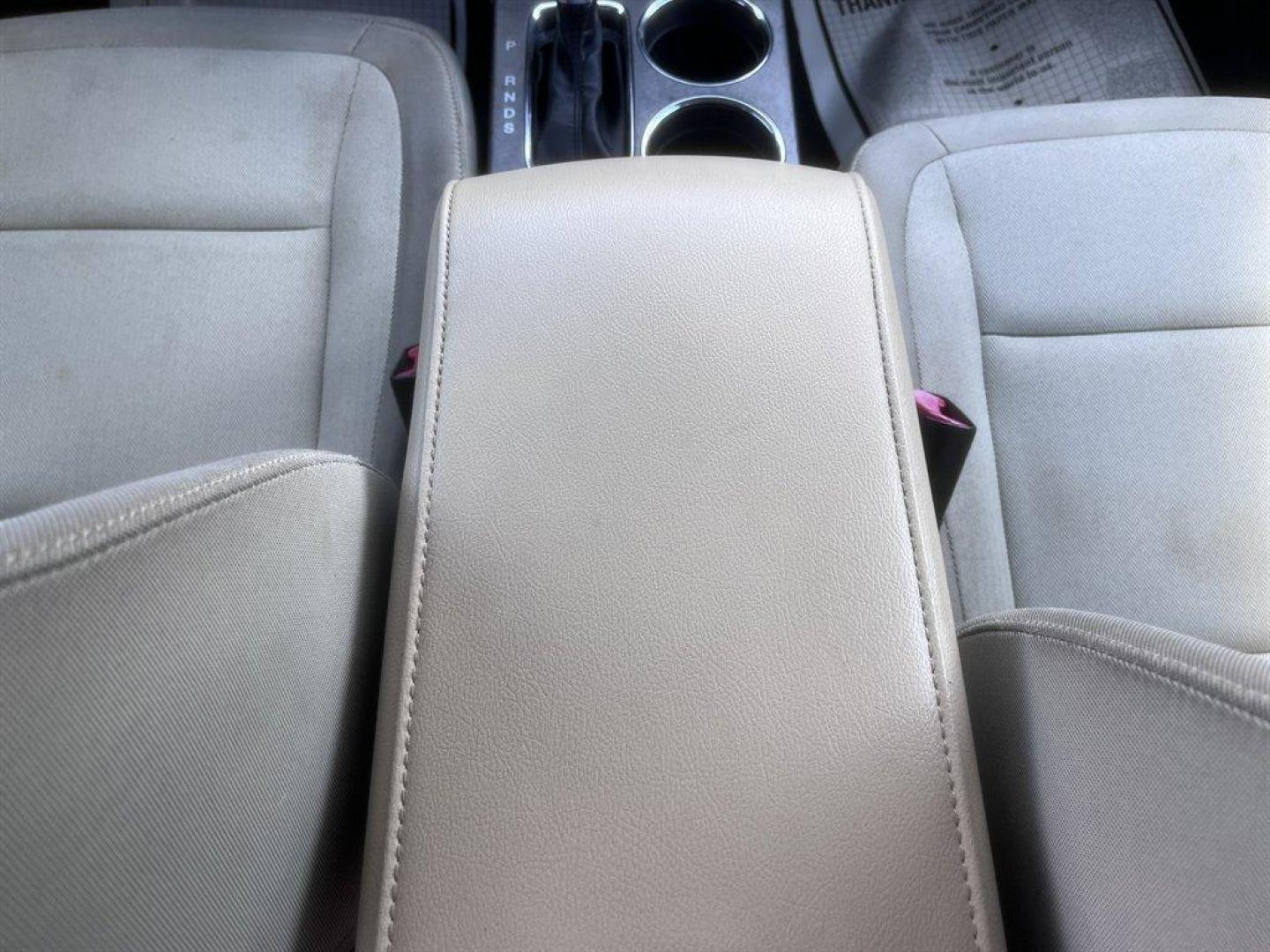 2018 Blue /Taupe Ford Flex (2FMGK5B85JB) with an 3.5l V6 Smpi TI-VCT 3.5l engine, Automatic transmission, located at 745 East Steele Rd., West Columbia, SC, 29170, (803) 755-9148, 33.927212, -81.148483 - Special Internet Price! 2018 Ford Flex - Photo#15