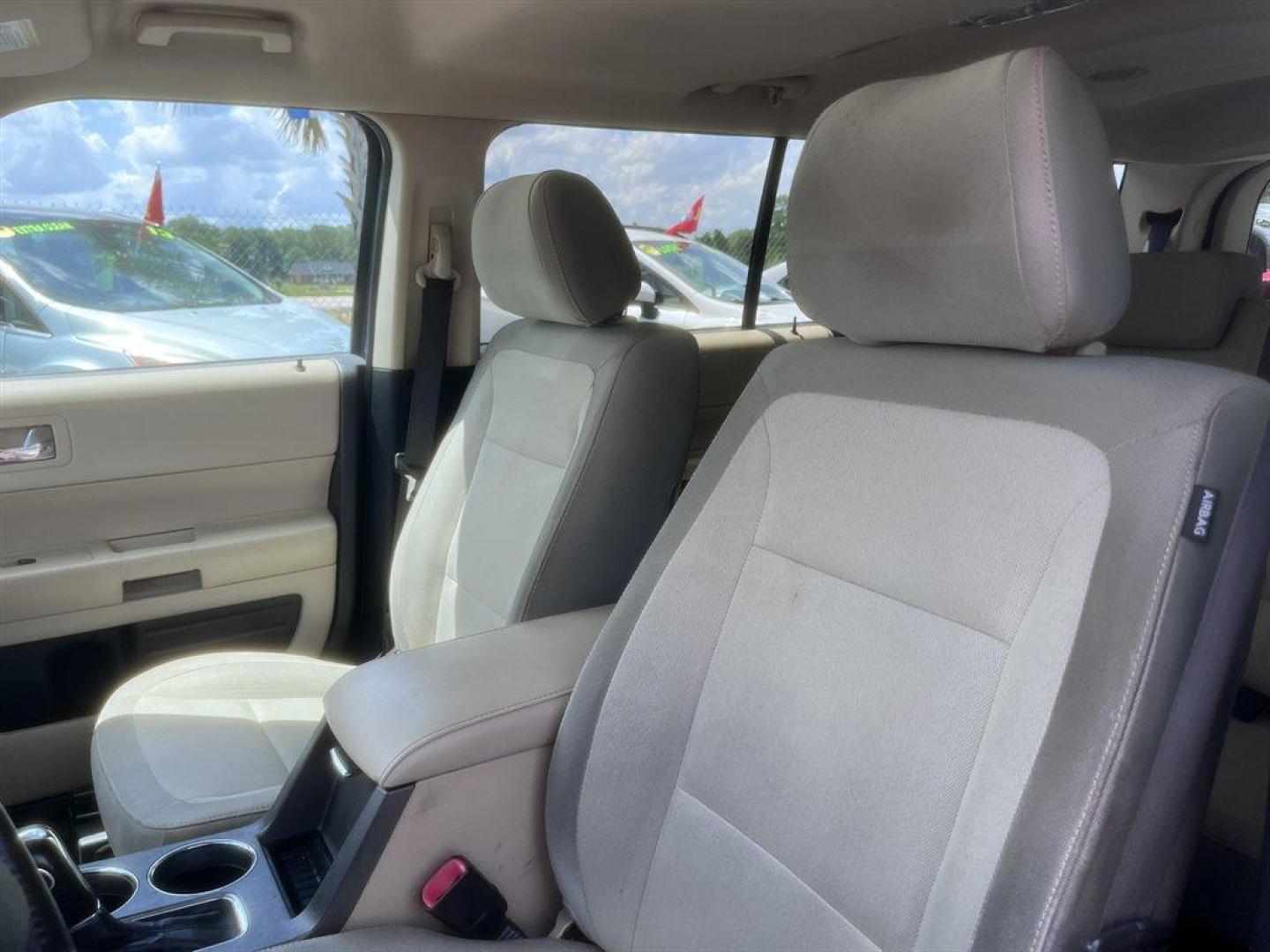 2018 Blue /Taupe Ford Flex (2FMGK5B85JB) with an 3.5l V6 Smpi TI-VCT 3.5l engine, Automatic transmission, located at 745 East Steele Rd., West Columbia, SC, 29170, (803) 755-9148, 33.927212, -81.148483 - Special Internet Price! 2018 Ford Flex - Photo#21