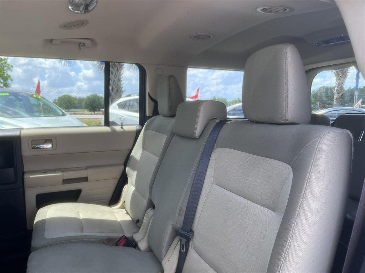 2018 Blue /Taupe Ford Flex (2FMGK5B85JB) with an 3.5l V6 Smpi TI-VCT 3.5l engine, Automatic transmission, located at 745 East Steele Rd., West Columbia, SC, 29170, (803) 755-9148, 33.927212, -81.148483 - Special Internet Price! 2018 Ford Flex - Photo#24