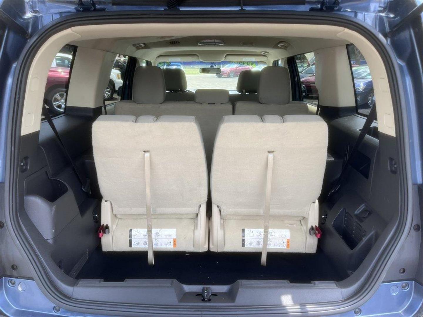 2018 Blue /Taupe Ford Flex (2FMGK5B85JB) with an 3.5l V6 Smpi TI-VCT 3.5l engine, Automatic transmission, located at 745 East Steele Rd., West Columbia, SC, 29170, (803) 755-9148, 33.927212, -81.148483 - Special Internet Price! 2018 Ford Flex - Photo#30