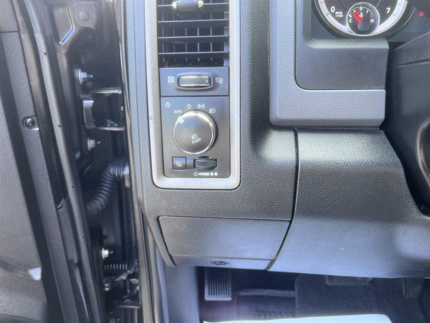 2015 Black /Grey Ram 1500 (1C6RR6FTXFS) with an 5.7l V8 Smpi Hemi 5.7l engine, Automatic transmission, located at 745 East Steele Rd., West Columbia, SC, 29170, (803) 755-9148, 33.927212, -81.148483 - Special Internet Price! 2015 Ram 1500 with AM/FM radio, Backup camera, Cruise control, Keyless entry, Cloth interior, Powered windows, Powered door locks, Plus more! - Photo#17