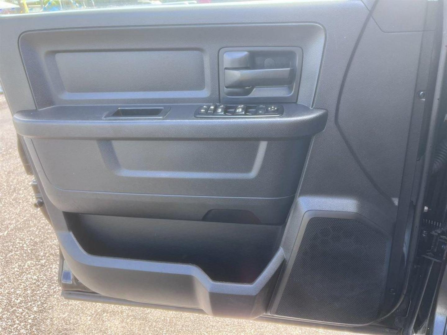 2015 Black /Grey Ram 1500 (1C6RR6FTXFS) with an 5.7l V8 Smpi Hemi 5.7l engine, Automatic transmission, located at 745 East Steele Rd., West Columbia, SC, 29170, (803) 755-9148, 33.927212, -81.148483 - Special Internet Price! 2015 Ram 1500 with AM/FM radio, Backup camera, Cruise control, Keyless entry, Cloth interior, Powered windows, Powered door locks, Plus more! - Photo#18