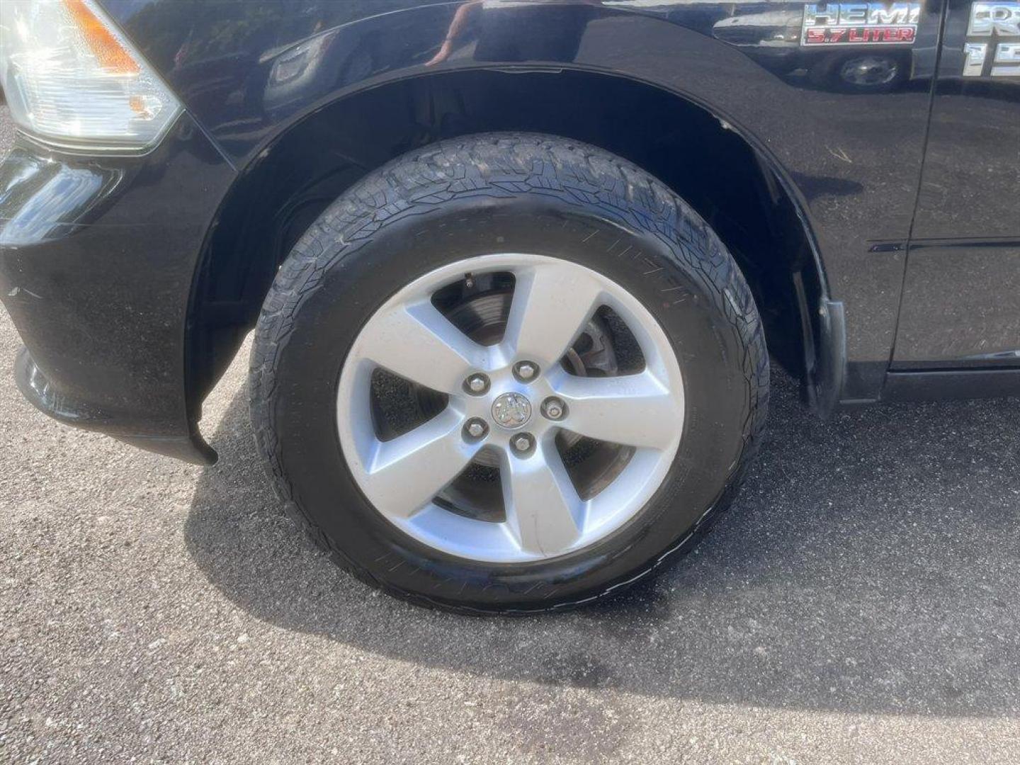 2015 Black /Grey Ram 1500 (1C6RR6FTXFS) with an 5.7l V8 Smpi Hemi 5.7l engine, Automatic transmission, located at 745 East Steele Rd., West Columbia, SC, 29170, (803) 755-9148, 33.927212, -81.148483 - Special Internet Price! 2015 Ram 1500 with AM/FM radio, Backup camera, Cruise control, Keyless entry, Cloth interior, Powered windows, Powered door locks, Plus more! - Photo#33