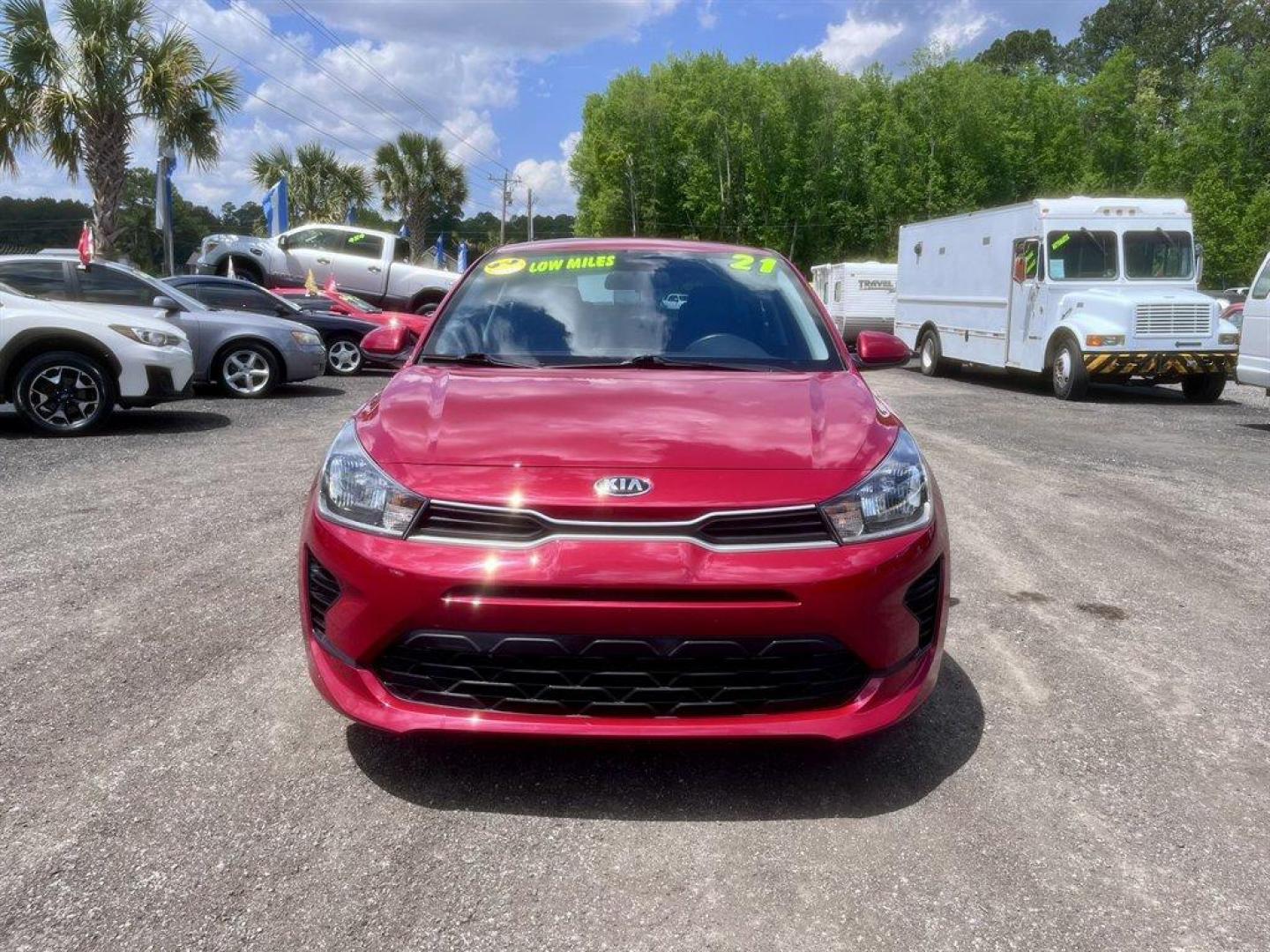 2021 Red /Black Kia Rio (3KPA24ADXME) with an 1.6l I-4 DI Dohc Cvvt 1.6 engine, Automatic transmission, located at 745 East Steele Rd., West Columbia, SC, 29170, (803) 755-9148, 33.927212, -81.148483 - Special Internet Price! 2021 Kia Rio with AM/FM radio, Cruise control, Backup camera, Cloth interior, Powered windows, Powered door locks, Plus more! - Photo#1