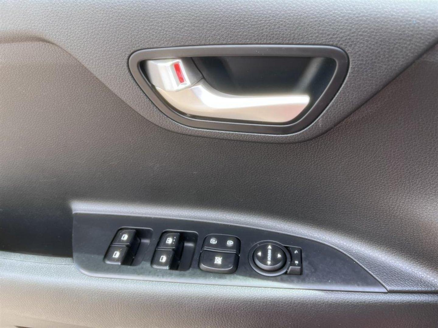 2021 Red /Black Kia Rio (3KPA24ADXME) with an 1.6l I-4 DI Dohc Cvvt 1.6 engine, Automatic transmission, located at 745 East Steele Rd., West Columbia, SC, 29170, (803) 755-9148, 33.927212, -81.148483 - Special Internet Price! 2021 Kia Rio with AM/FM radio, Cruise control, Backup camera, Cloth interior, Powered windows, Powered door locks, Plus more! - Photo#19