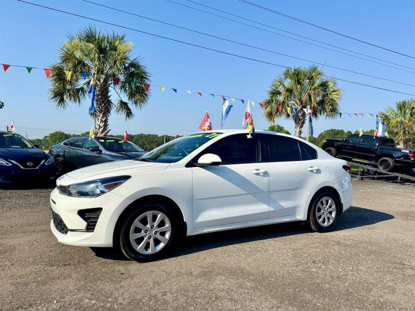 2021 White /Black Kia Rio (3KPA24ADXME) with an 1.6l I-4 DI Dohc Cvvt 1.6 engine, Automatic transmission, located at 745 East Steele Rd., West Columbia, SC, 29170, (803) 755-9148, 33.927212, -81.148483 - Special Internet Price! 2021 Kia Rio with AM/FM radio, Bluetooth, Keyless entry, Cloth interior, Powered windows, Powered door locks, Plus more! - Photo#0