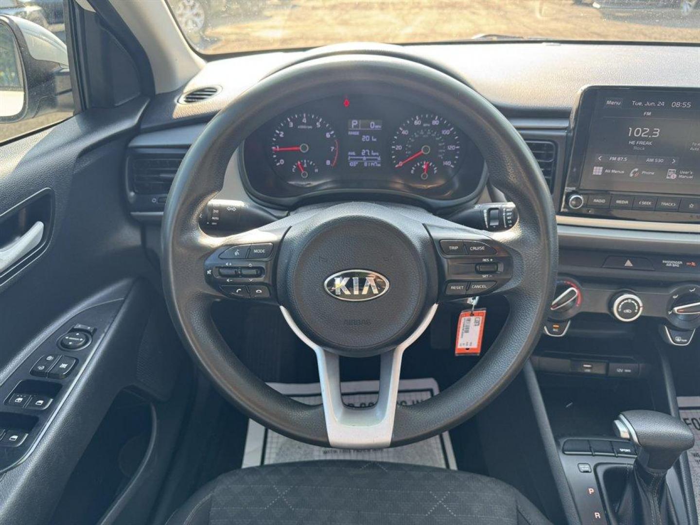 2021 White /Black Kia Rio (3KPA24ADXME) with an 1.6l I-4 DI Dohc Cvvt 1.6 engine, Automatic transmission, located at 745 East Steele Rd., West Columbia, SC, 29170, (803) 755-9148, 33.927212, -81.148483 - Special Internet Price! 2021 Kia Rio with AM/FM radio, Bluetooth, Keyless entry, Cloth interior, Powered windows, Powered door locks, Plus more! - Photo#7