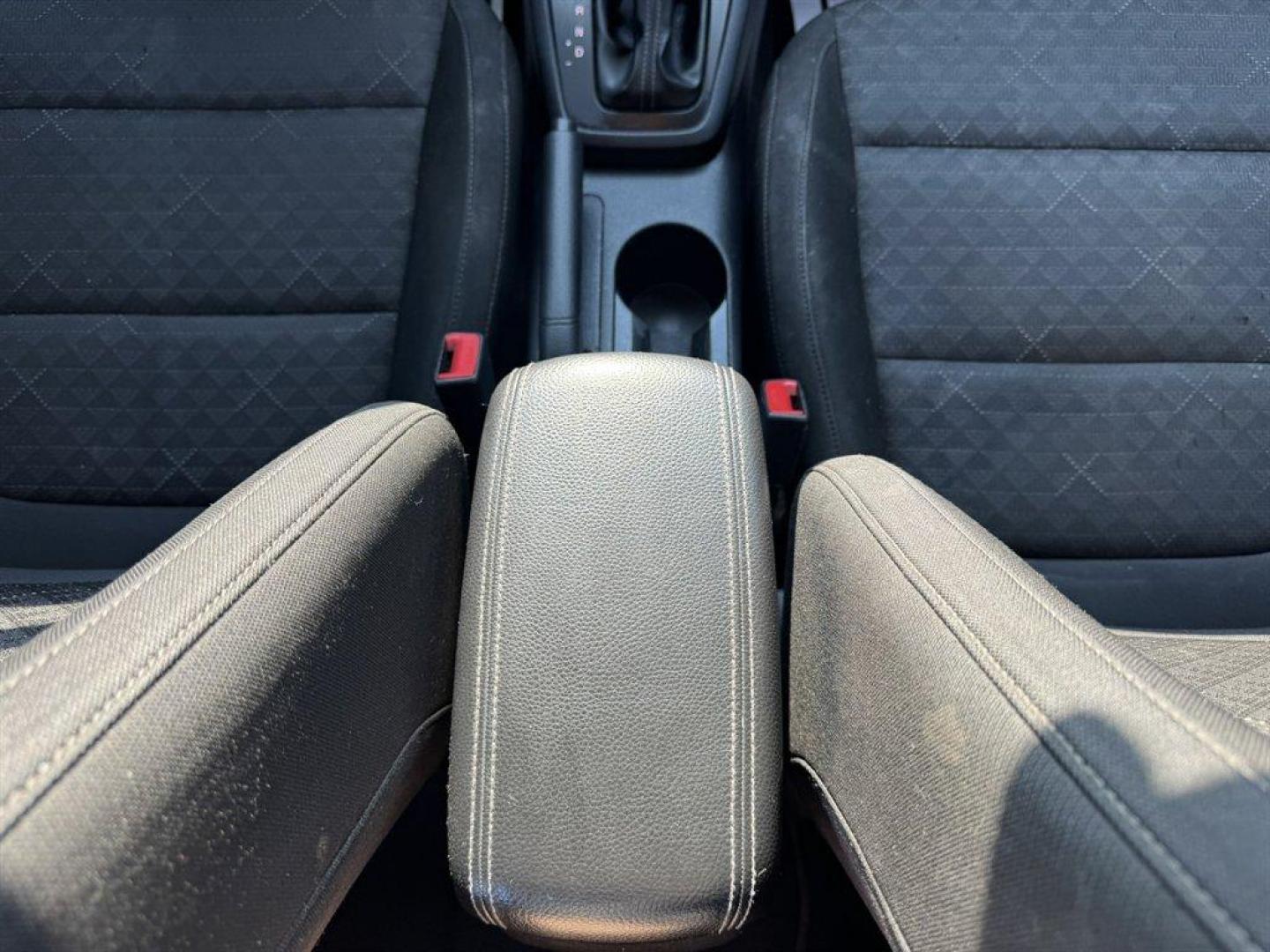 2021 White /Black Kia Rio (3KPA24ADXME) with an 1.6l I-4 DI Dohc Cvvt 1.6 engine, Automatic transmission, located at 745 East Steele Rd., West Columbia, SC, 29170, (803) 755-9148, 33.927212, -81.148483 - Special Internet Price! 2021 Kia Rio with AM/FM radio, Bluetooth, Keyless entry, Cloth interior, Powered windows, Powered door locks, Plus more! - Photo#14