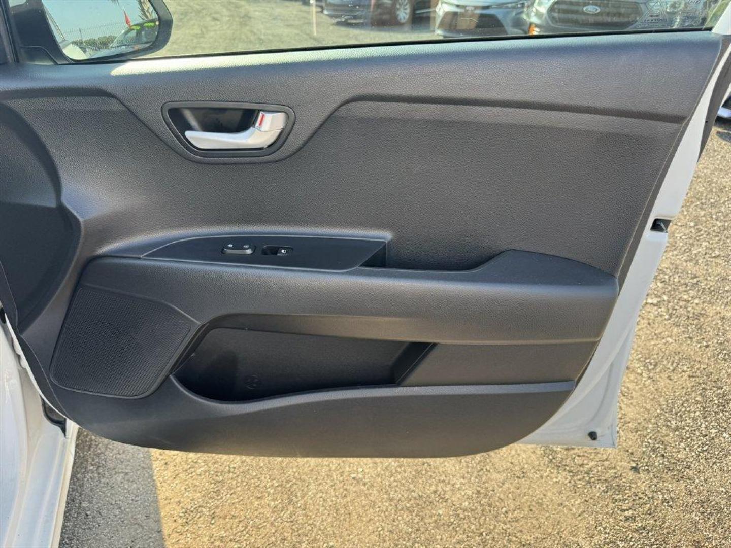 2021 White /Black Kia Rio (3KPA24ADXME) with an 1.6l I-4 DI Dohc Cvvt 1.6 engine, Automatic transmission, located at 745 East Steele Rd., West Columbia, SC, 29170, (803) 755-9148, 33.927212, -81.148483 - Special Internet Price! 2021 Kia Rio with AM/FM radio, Bluetooth, Keyless entry, Cloth interior, Powered windows, Powered door locks, Plus more! - Photo#24