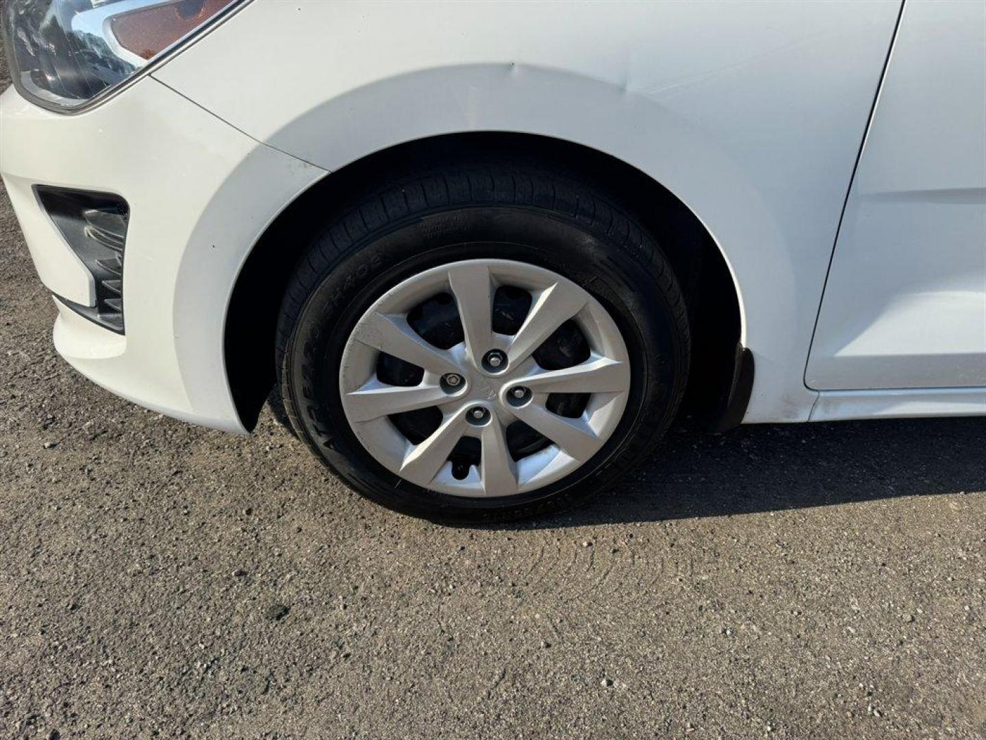 2021 White /Black Kia Rio (3KPA24ADXME) with an 1.6l I-4 DI Dohc Cvvt 1.6 engine, Automatic transmission, located at 745 East Steele Rd., West Columbia, SC, 29170, (803) 755-9148, 33.927212, -81.148483 - Special Internet Price! 2021 Kia Rio with AM/FM radio, Bluetooth, Keyless entry, Cloth interior, Powered windows, Powered door locks, Plus more! - Photo#29