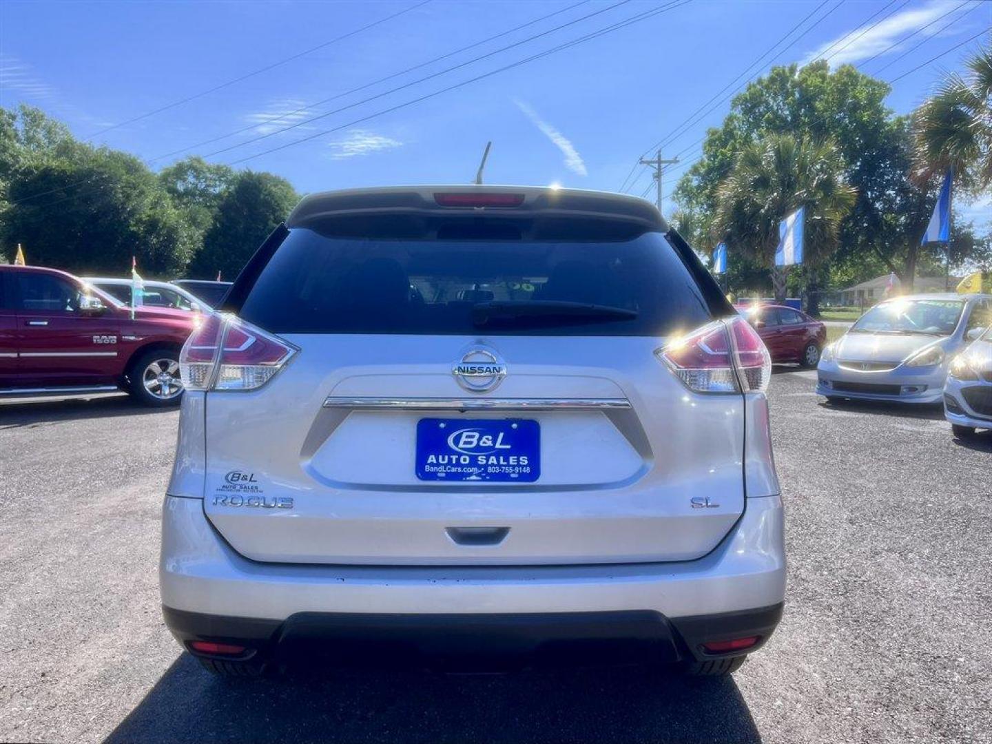 2015 Silver /Black Nissan Rogue (5N1AT2MT5FC) with an 2.5l I-4 MPI Dohc 2.5l engine, Automatic transmission, located at 745 East Steele Rd., West Columbia, SC, 29170, (803) 755-9148, 33.927212, -81.148483 - Special Internet Price! 2015 Nissan Rogue with AM/FM radio, Backup camera, Navigation, Push to start, Keyless entry, Cruise control, Panoramic sunroof, Leather interior, Heated front seats, Powered windows, Powered door locks, Plus more! - Photo#4