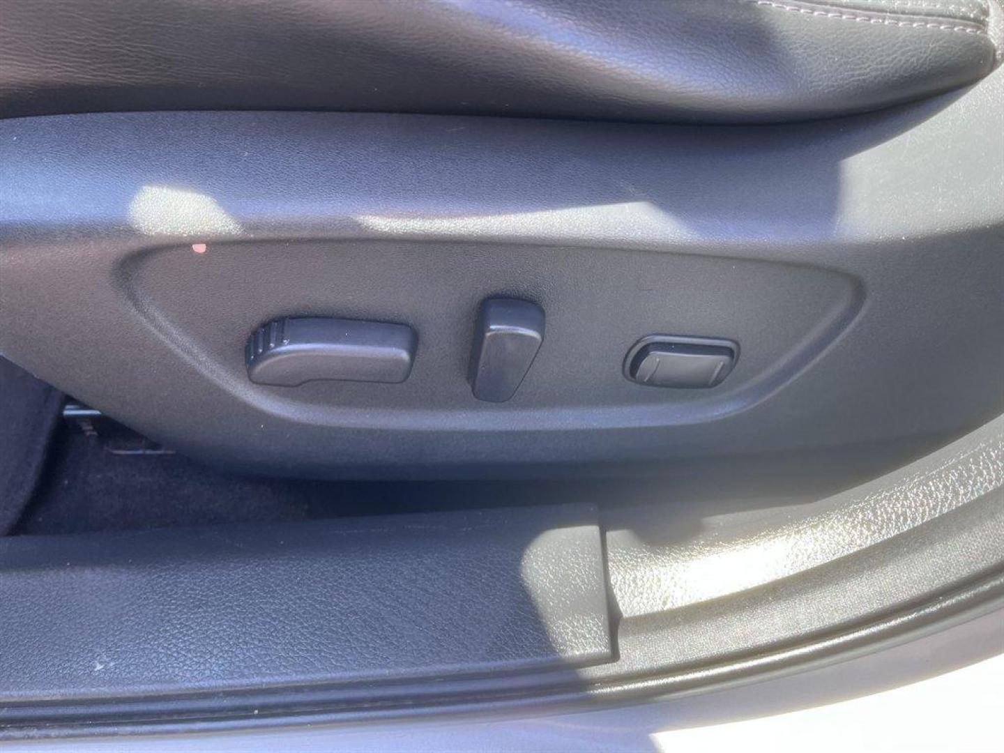 2015 Silver /Black Nissan Rogue (5N1AT2MT5FC) with an 2.5l I-4 MPI Dohc 2.5l engine, Automatic transmission, located at 745 East Steele Rd., West Columbia, SC, 29170, (803) 755-9148, 33.927212, -81.148483 - Special Internet Price! 2015 Nissan Rogue with AM/FM radio, Backup camera, Navigation, Push to start, Keyless entry, Cruise control, Panoramic sunroof, Leather interior, Heated front seats, Powered windows, Powered door locks, Plus more! - Photo#23