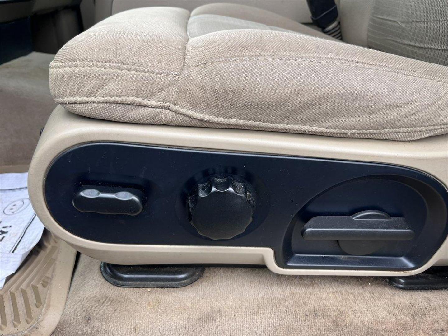 2004 Bronze /Taupe Ford F150 (1FTRW12W94K) with an 4.6l V8 EFI Sohc 4.6l engine, Automatic transmission, located at 745 East Steele Rd., West Columbia, SC, 29170, (803) 755-9148, 33.927212, -81.148483 - Special Internet Price! 2004 Ford F150 with AM/FM radio, Cruise control, Powered driver seat, Cloth interior, Powered door locks, Powered windows, Plus more! - Photo#20