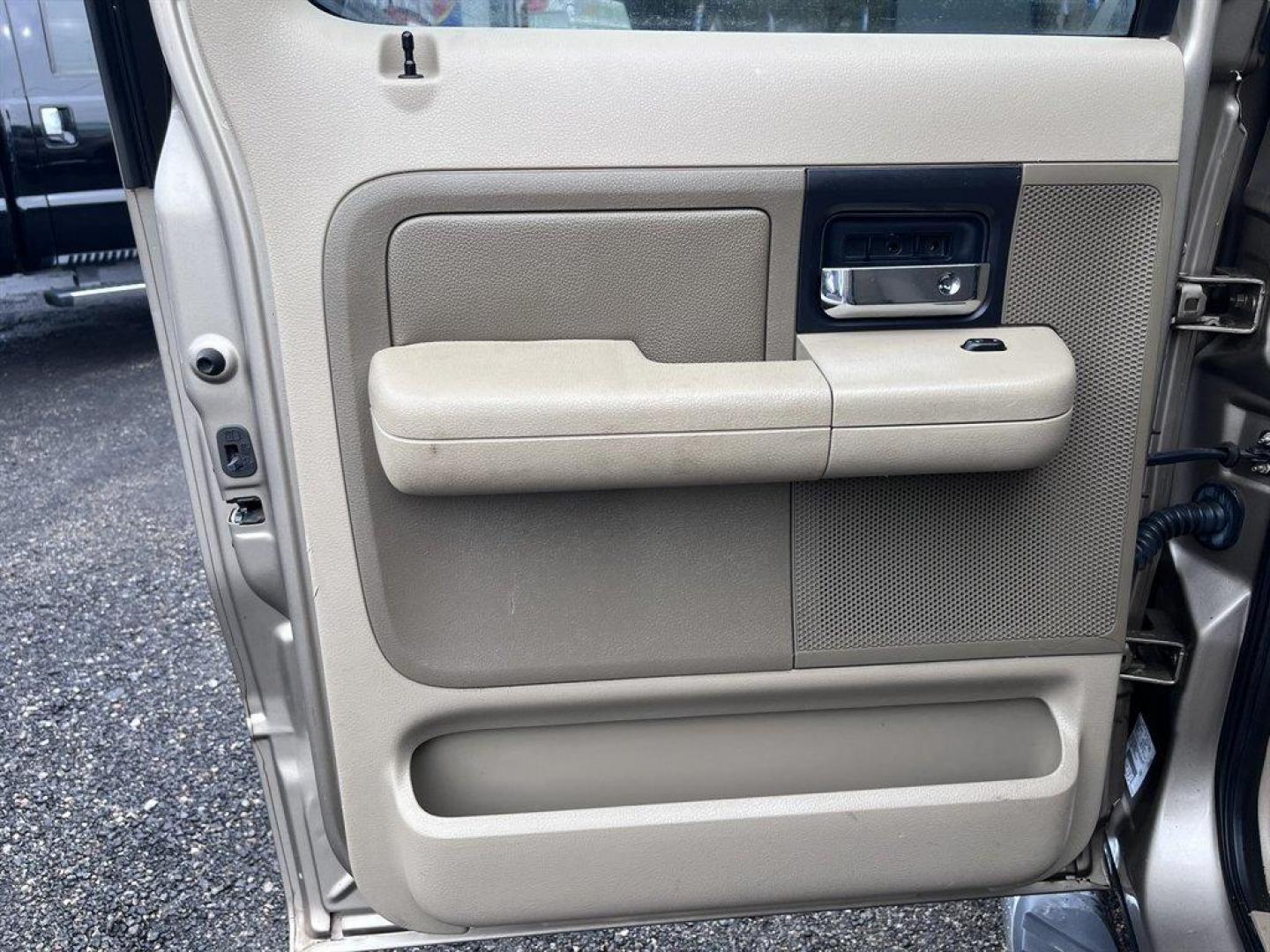 2004 Bronze /Taupe Ford F150 (1FTRW12W94K) with an 4.6l V8 EFI Sohc 4.6l engine, Automatic transmission, located at 745 East Steele Rd., West Columbia, SC, 29170, (803) 755-9148, 33.927212, -81.148483 - Special Internet Price! 2004 Ford F150 with AM/FM radio, Cruise control, Powered driver seat, Cloth interior, Powered door locks, Powered windows, Plus more! - Photo#21