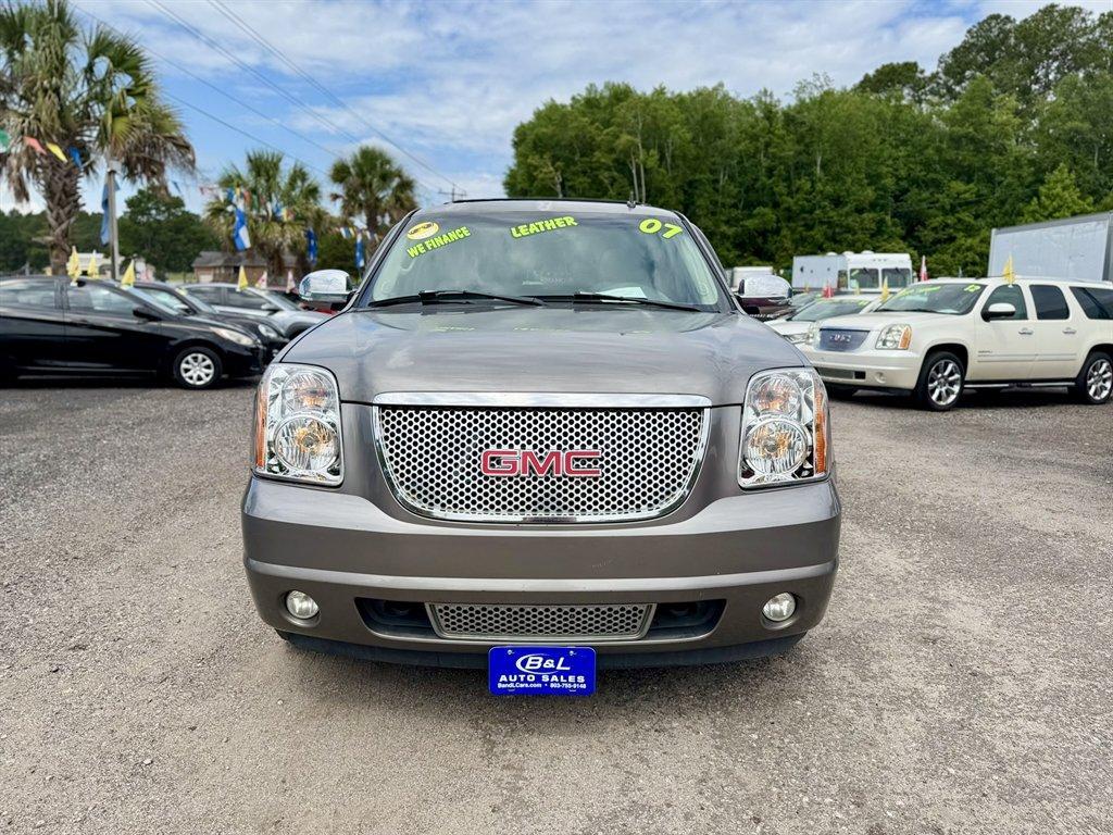 2007 Gold /Grey GMC Yukon (1GKFK13087J) with an 5.3l V8 SFI Flex 5.3l engine, Automatic transmission, located at 745 East Steele Rd., West Columbia, SC, 29170, (803) 755-9148, 33.927212, -81.148483 - Photo#1