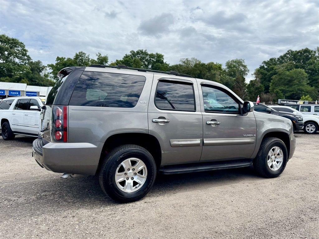 2007 Gold /Grey GMC Yukon (1GKFK13087J) with an 5.3l V8 SFI Flex 5.3l engine, Automatic transmission, located at 745 East Steele Rd., West Columbia, SC, 29170, (803) 755-9148, 33.927212, -81.148483 - Photo#3