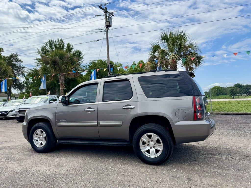 2007 Gold /Grey GMC Yukon (1GKFK13087J) with an 5.3l V8 SFI Flex 5.3l engine, Automatic transmission, located at 745 East Steele Rd., West Columbia, SC, 29170, (803) 755-9148, 33.927212, -81.148483 - Photo#5