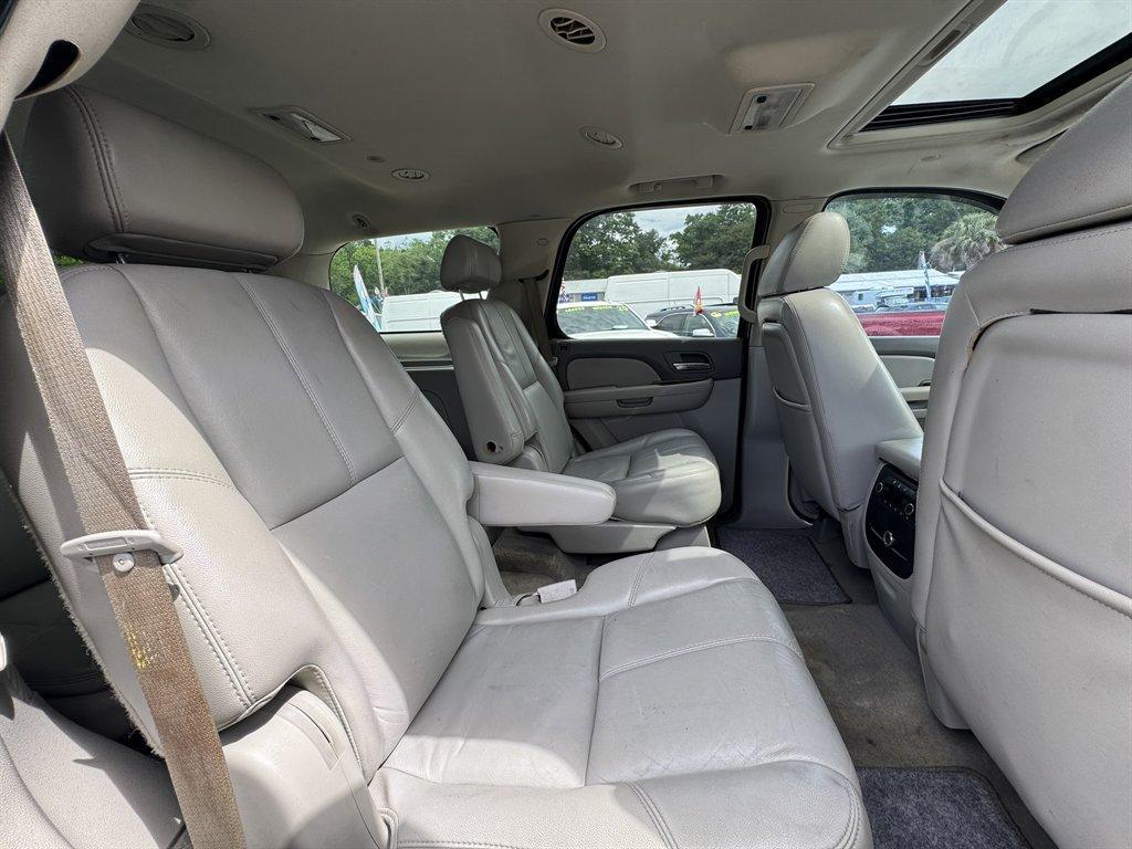 2007 Gold /Grey GMC Yukon (1GKFK13087J) with an 5.3l V8 SFI Flex 5.3l engine, Automatic transmission, located at 745 East Steele Rd., West Columbia, SC, 29170, (803) 755-9148, 33.927212, -81.148483 - Photo#25