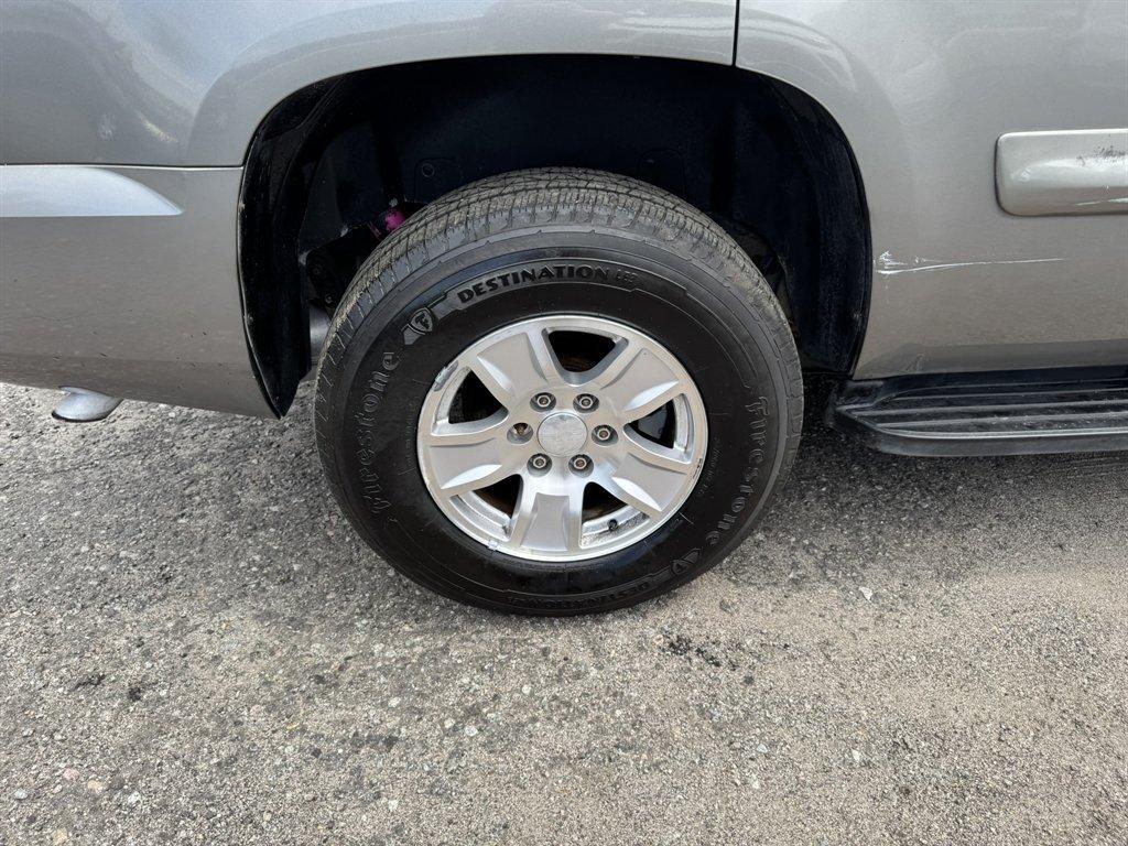 2007 Gold /Grey GMC Yukon (1GKFK13087J) with an 5.3l V8 SFI Flex 5.3l engine, Automatic transmission, located at 745 East Steele Rd., West Columbia, SC, 29170, (803) 755-9148, 33.927212, -81.148483 - Photo#31