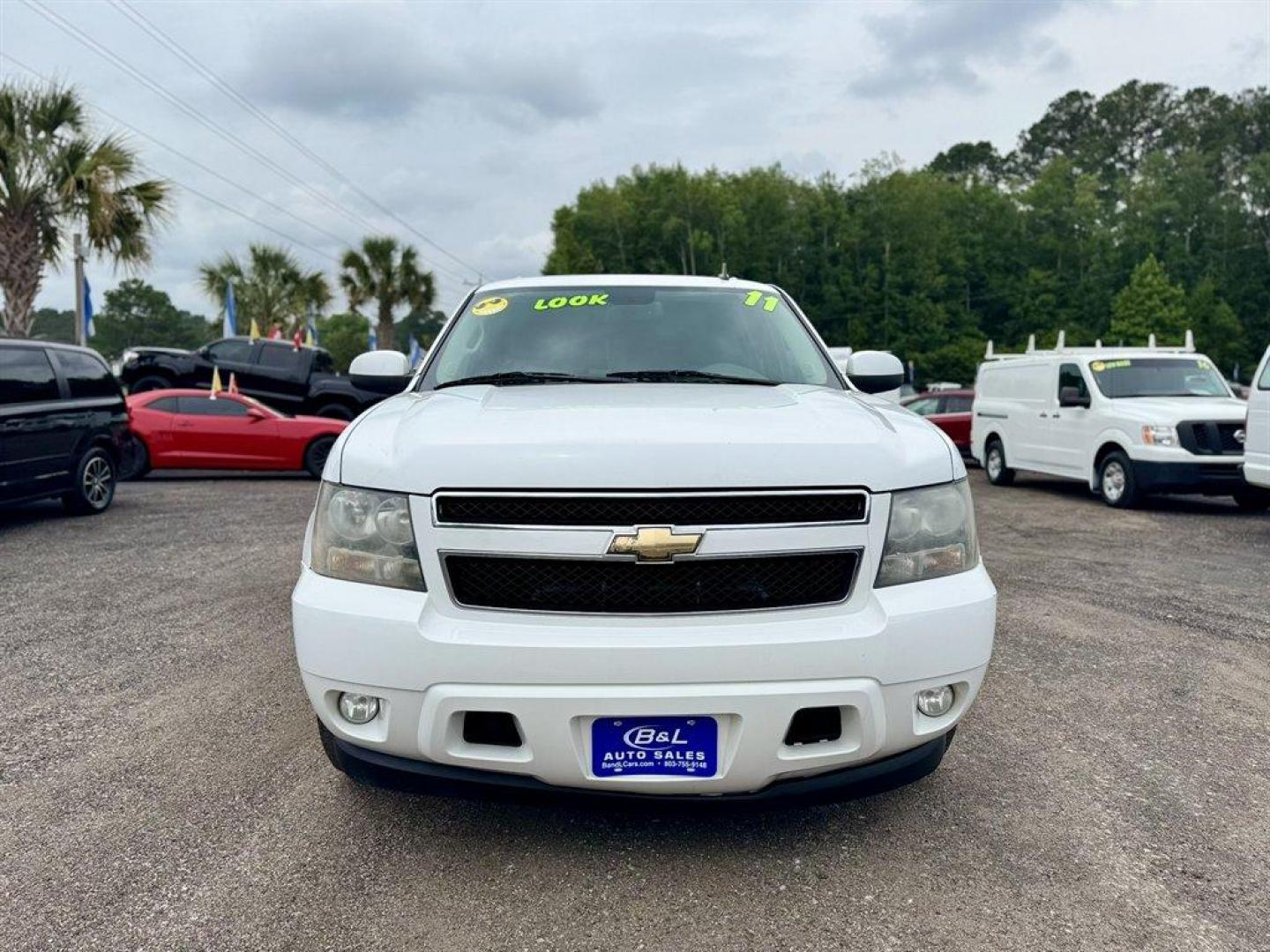 2011 White /Grey Chevrolet Suburban (1GNSCJE0XBR) with an 5.3l V8 SFI 5.3l engine, Automatic transmission, located at 745 East Steele Rd., West Columbia, SC, 29170, (803) 755-9148, 33.927212, -81.148483 - Special Internet Price! 2011 Chevrolet Suburban LT with AM/FM radio, Backup camera, Cruise control, Leather interior, 3rd seating, Seats up to 8, Powered windows, Powered door locks, Plus more! - Photo#1
