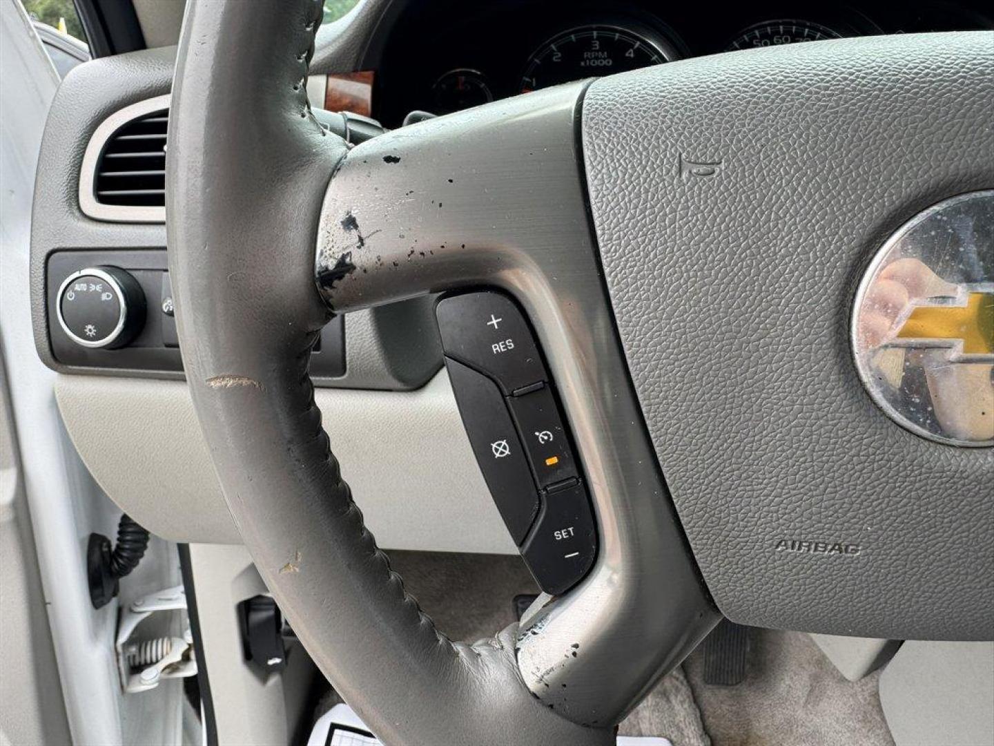 2011 White /Grey Chevrolet Suburban (1GNSCJE0XBR) with an 5.3l V8 SFI 5.3l engine, Automatic transmission, located at 745 East Steele Rd., West Columbia, SC, 29170, (803) 755-9148, 33.927212, -81.148483 - Special Internet Price! 2011 Chevrolet Suburban LT with AM/FM radio, Backup camera, Cruise control, Leather interior, 3rd seating, Seats up to 8, Powered windows, Powered door locks, Plus more! - Photo#8