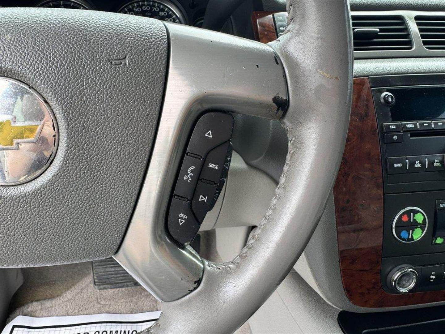 2011 White /Grey Chevrolet Suburban (1GNSCJE0XBR) with an 5.3l V8 SFI 5.3l engine, Automatic transmission, located at 745 East Steele Rd., West Columbia, SC, 29170, (803) 755-9148, 33.927212, -81.148483 - Special Internet Price! 2011 Chevrolet Suburban LT with AM/FM radio, Backup camera, Cruise control, Leather interior, 3rd seating, Seats up to 8, Powered windows, Powered door locks, Plus more! - Photo#9