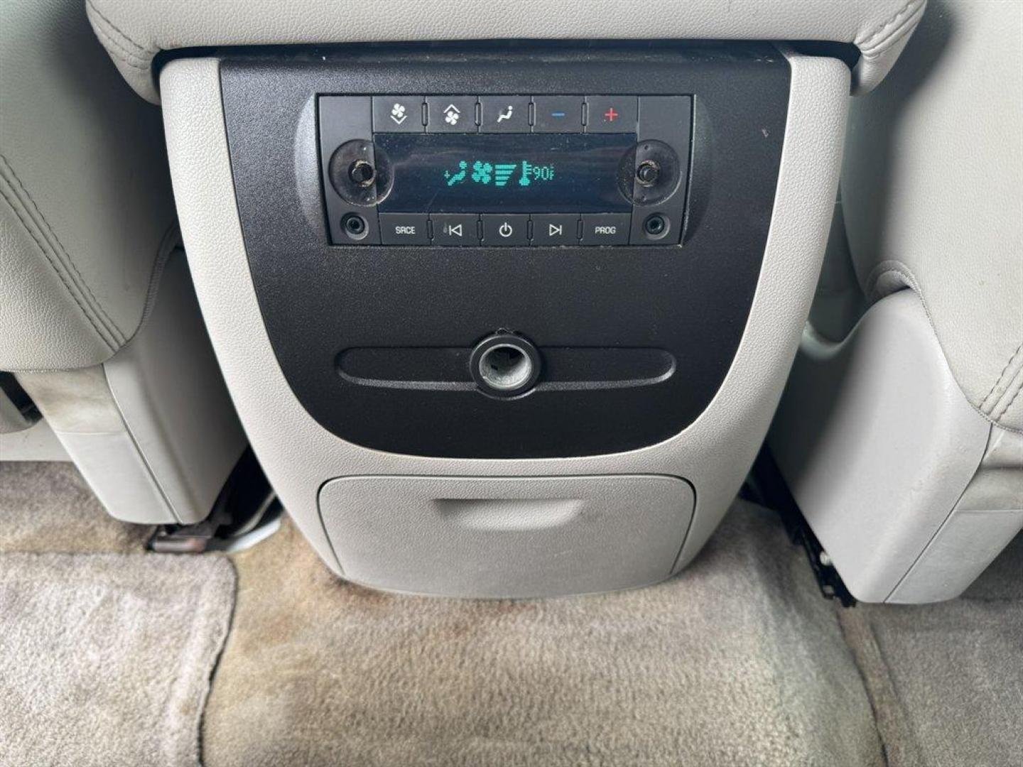 2011 White /Grey Chevrolet Suburban (1GNSCJE0XBR) with an 5.3l V8 SFI 5.3l engine, Automatic transmission, located at 745 East Steele Rd., West Columbia, SC, 29170, (803) 755-9148, 33.927212, -81.148483 - Special Internet Price! 2011 Chevrolet Suburban LT with AM/FM radio, Backup camera, Cruise control, Leather interior, 3rd seating, Seats up to 8, Powered windows, Powered door locks, Plus more! - Photo#23