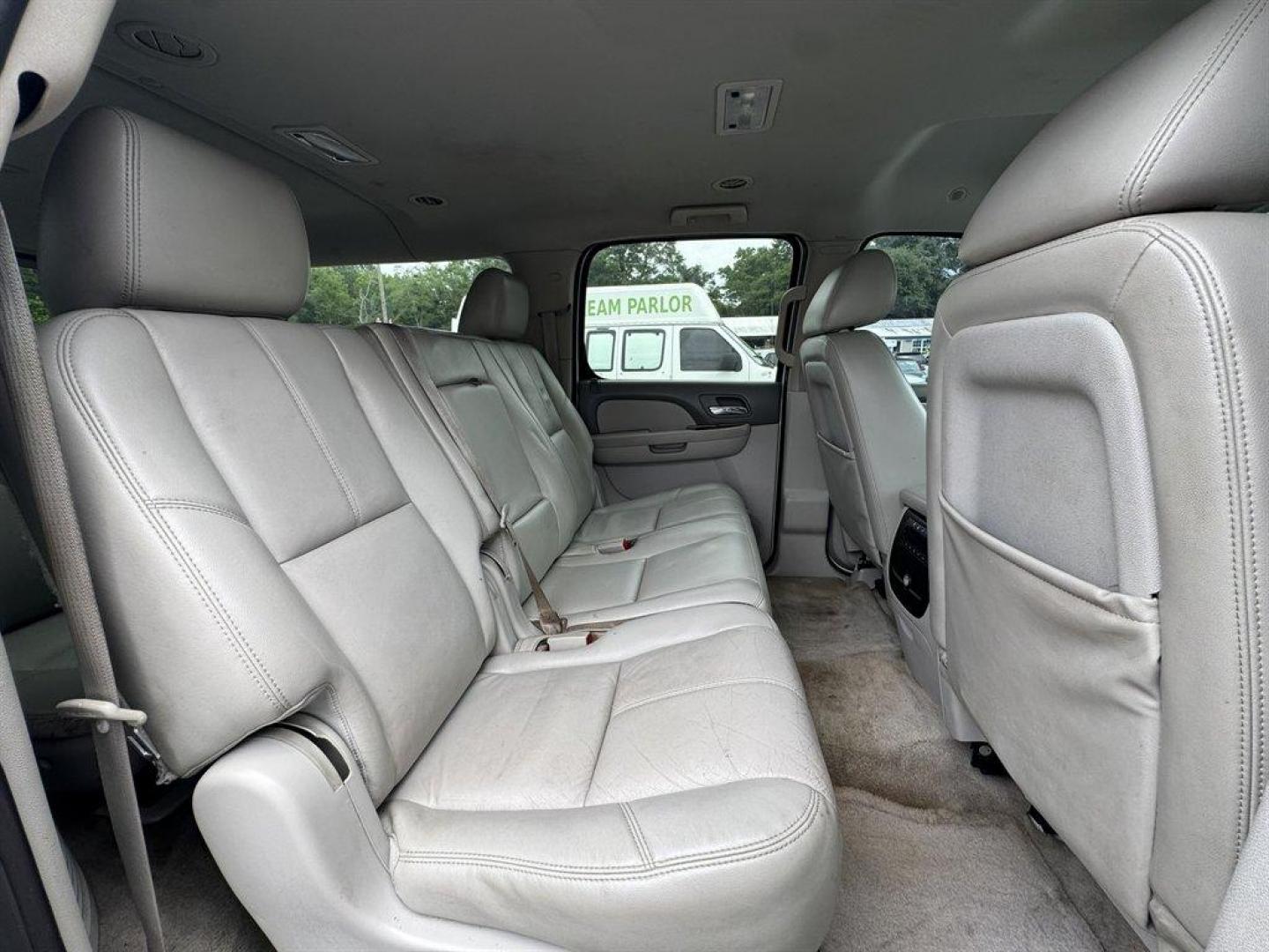 2011 White /Grey Chevrolet Suburban (1GNSCJE0XBR) with an 5.3l V8 SFI 5.3l engine, Automatic transmission, located at 745 East Steele Rd., West Columbia, SC, 29170, (803) 755-9148, 33.927212, -81.148483 - Special Internet Price! 2011 Chevrolet Suburban LT with AM/FM radio, Backup camera, Cruise control, Leather interior, 3rd seating, Seats up to 8, Powered windows, Powered door locks, Plus more! - Photo#26