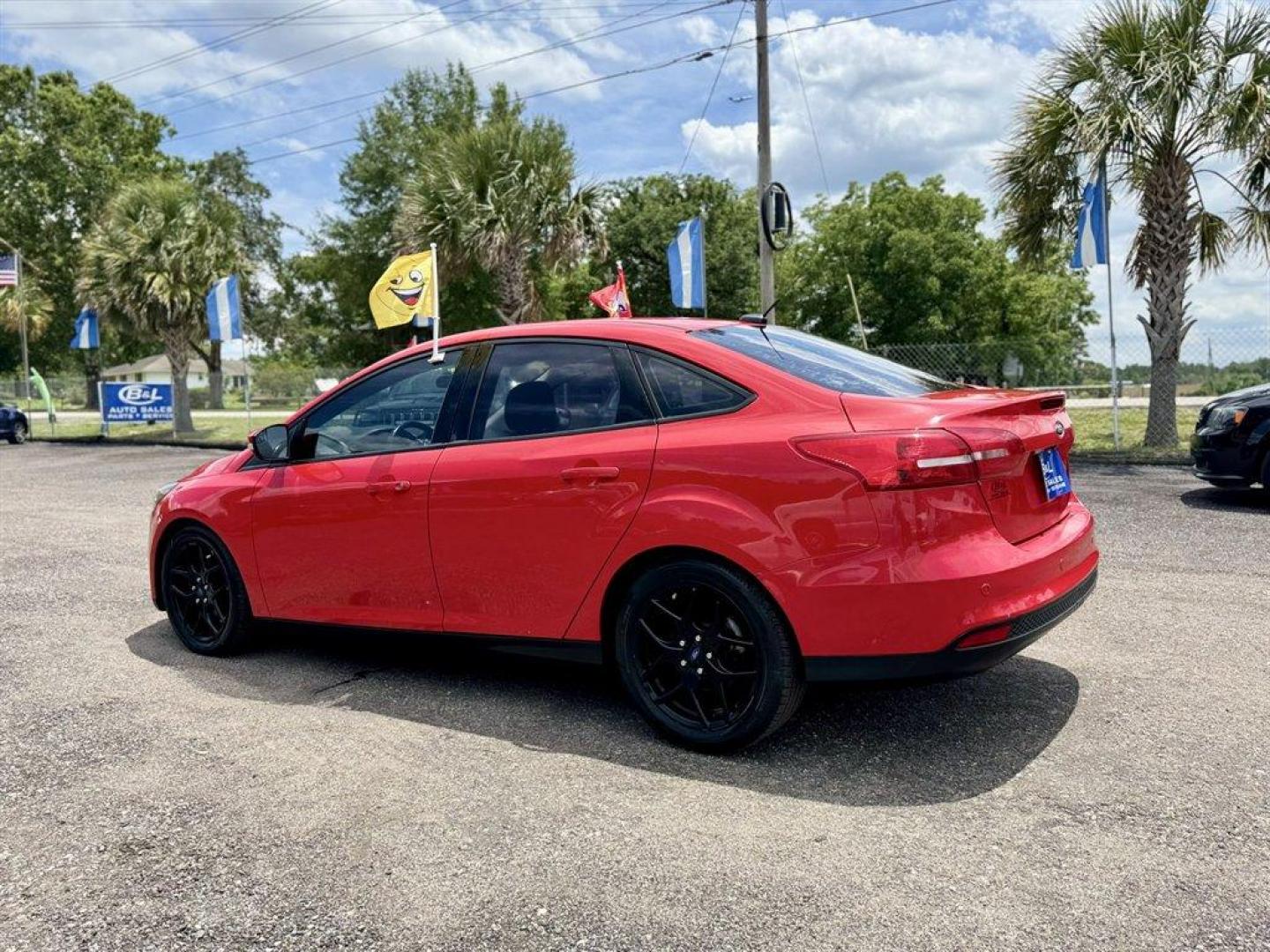 2016 Red /Black Ford Focus (1FADP3F24GL) with an 2.0l I-4 DI Dohc Flex 2.0 engine, Automatic transmission, located at 745 East Steele Rd., West Columbia, SC, 29170, (803) 755-9148, 33.927212, -81.148483 - Special Internet Price! 2016 Ford Focus with AM/FM radio, Backup camera, Navigation, Cruise control, Sunroof, Leather interior, Powered driver seat, Powered windows, Powered door locks, Plus more! - Photo#5