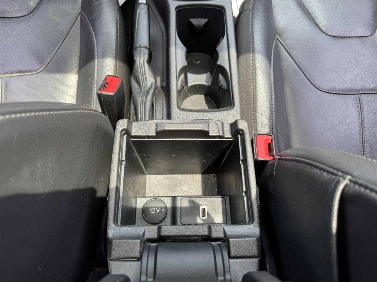 2016 Red /Black Ford Focus (1FADP3F24GL) with an 2.0l I-4 DI Dohc Flex 2.0 engine, Automatic transmission, located at 745 East Steele Rd., West Columbia, SC, 29170, (803) 755-9148, 33.927212, -81.148483 - Special Internet Price! 2016 Ford Focus with AM/FM radio, Backup camera, Navigation, Cruise control, Sunroof, Leather interior, Powered driver seat, Powered windows, Powered door locks, Plus more! - Photo#16