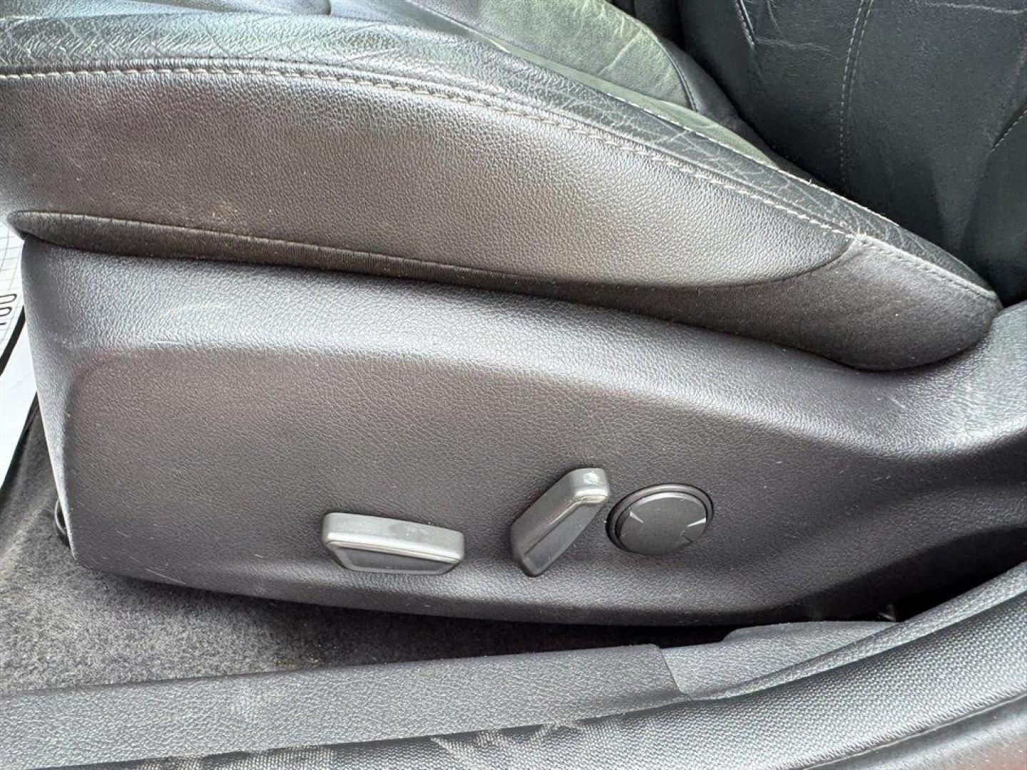 2016 Red /Black Ford Focus (1FADP3F24GL) with an 2.0l I-4 DI Dohc Flex 2.0 engine, Automatic transmission, located at 745 East Steele Rd., West Columbia, SC, 29170, (803) 755-9148, 33.927212, -81.148483 - Special Internet Price! 2016 Ford Focus with AM/FM radio, Backup camera, Navigation, Cruise control, Sunroof, Leather interior, Powered driver seat, Powered windows, Powered door locks, Plus more! - Photo#23