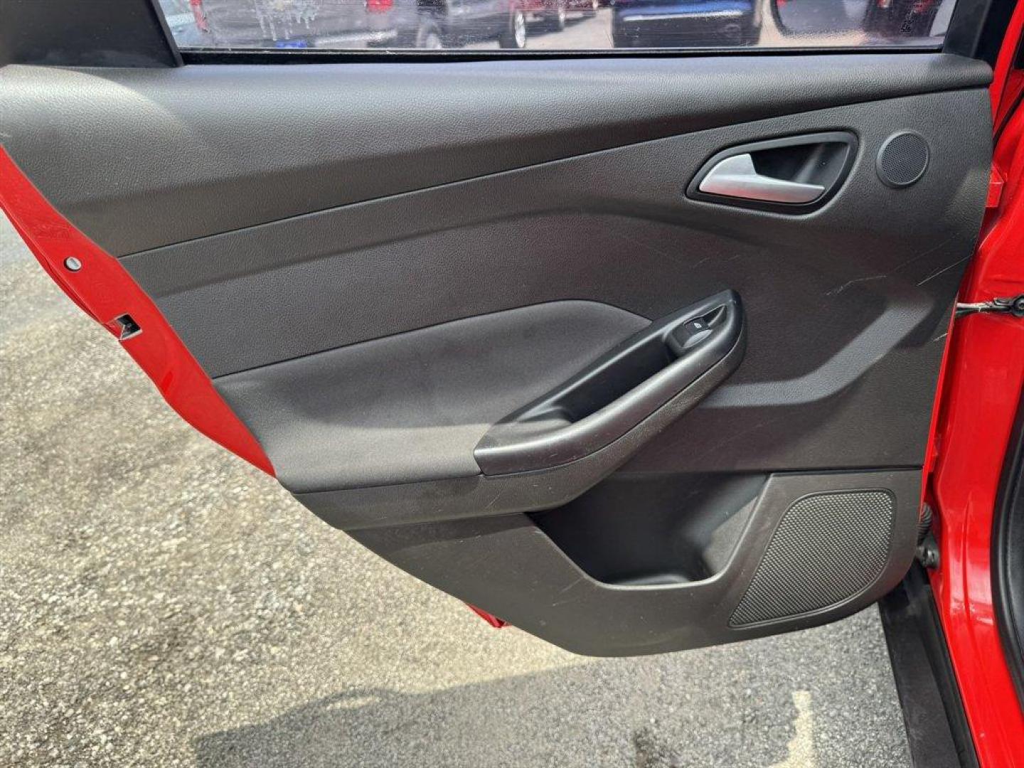 2016 Red /Black Ford Focus (1FADP3F24GL) with an 2.0l I-4 DI Dohc Flex 2.0 engine, Automatic transmission, located at 745 East Steele Rd., West Columbia, SC, 29170, (803) 755-9148, 33.927212, -81.148483 - Special Internet Price! 2016 Ford Focus with AM/FM radio, Backup camera, Navigation, Cruise control, Sunroof, Leather interior, Powered driver seat, Powered windows, Powered door locks, Plus more! - Photo#24