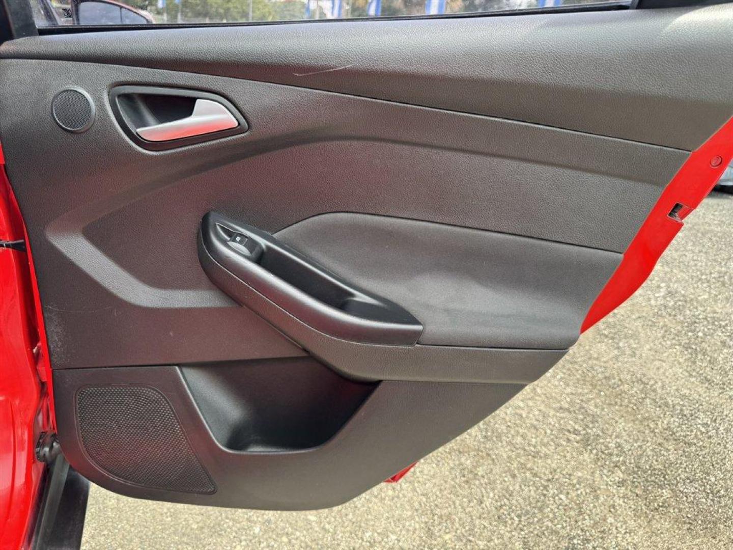 2016 Red /Black Ford Focus (1FADP3F24GL) with an 2.0l I-4 DI Dohc Flex 2.0 engine, Automatic transmission, located at 745 East Steele Rd., West Columbia, SC, 29170, (803) 755-9148, 33.927212, -81.148483 - Special Internet Price! 2016 Ford Focus with AM/FM radio, Backup camera, Navigation, Cruise control, Sunroof, Leather interior, Powered driver seat, Powered windows, Powered door locks, Plus more! - Photo#26