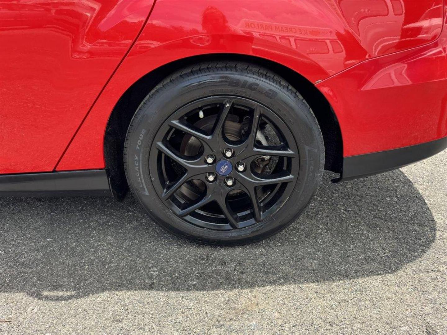 2016 Red /Black Ford Focus (1FADP3F24GL) with an 2.0l I-4 DI Dohc Flex 2.0 engine, Automatic transmission, located at 745 East Steele Rd., West Columbia, SC, 29170, (803) 755-9148, 33.927212, -81.148483 - Special Internet Price! 2016 Ford Focus with AM/FM radio, Backup camera, Navigation, Cruise control, Sunroof, Leather interior, Powered driver seat, Powered windows, Powered door locks, Plus more! - Photo#32