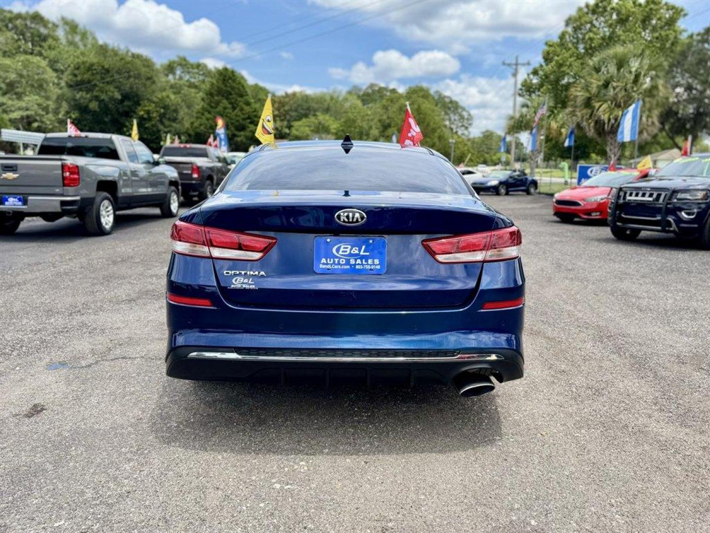 2019 Blue /Black Kia Optima (5XXGT4L37KG) with an 2.4l I-4 DI Dohc 2.4l engine, Automatic transmission, located at 745 East Steele Rd., West Columbia, SC, 29170, (803) 755-9148, 33.927212, -81.148483 - Special Internet Price! 2019 Kia Optima with AM/FM radio, Backup camera, Cruise control, Cloth interior, Keyless entry, Powered windows, Powered door locks, Plus more! - Photo#4