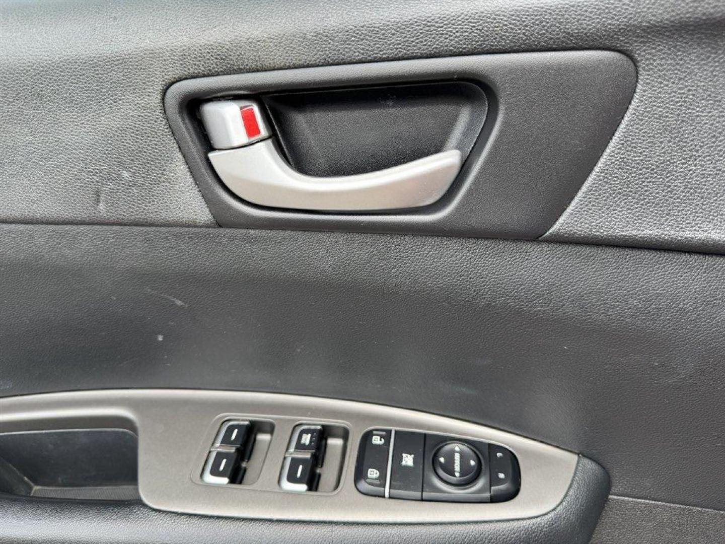 2019 Blue /Black Kia Optima (5XXGT4L37KG) with an 2.4l I-4 DI Dohc 2.4l engine, Automatic transmission, located at 745 East Steele Rd., West Columbia, SC, 29170, (803) 755-9148, 33.927212, -81.148483 - Special Internet Price! 2019 Kia Optima with AM/FM radio, Backup camera, Cruise control, Cloth interior, Keyless entry, Powered windows, Powered door locks, Plus more! - Photo#18