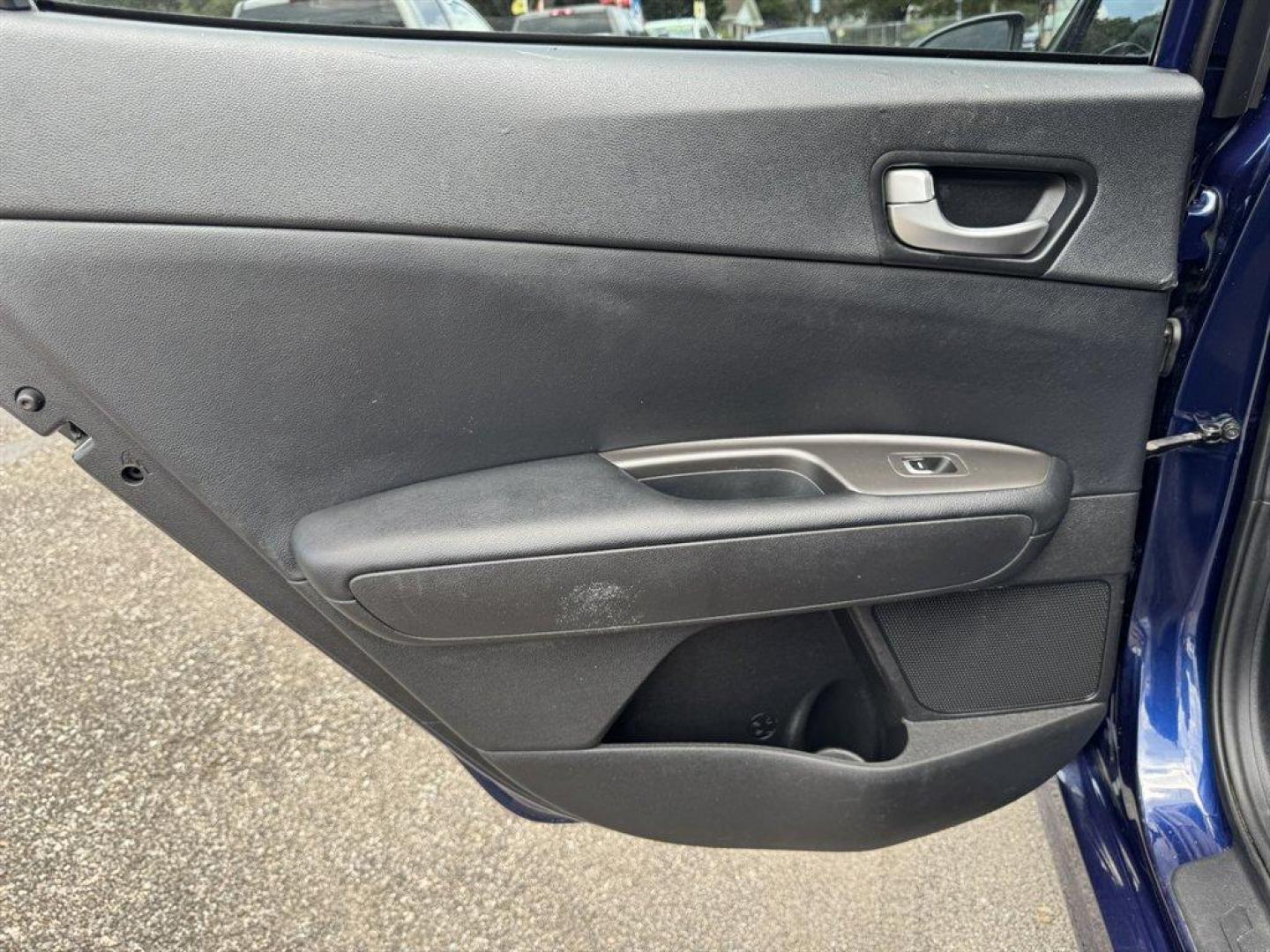 2019 Blue /Black Kia Optima (5XXGT4L37KG) with an 2.4l I-4 DI Dohc 2.4l engine, Automatic transmission, located at 745 East Steele Rd., West Columbia, SC, 29170, (803) 755-9148, 33.927212, -81.148483 - Special Internet Price! 2019 Kia Optima with AM/FM radio, Backup camera, Cruise control, Cloth interior, Keyless entry, Powered windows, Powered door locks, Plus more! - Photo#20