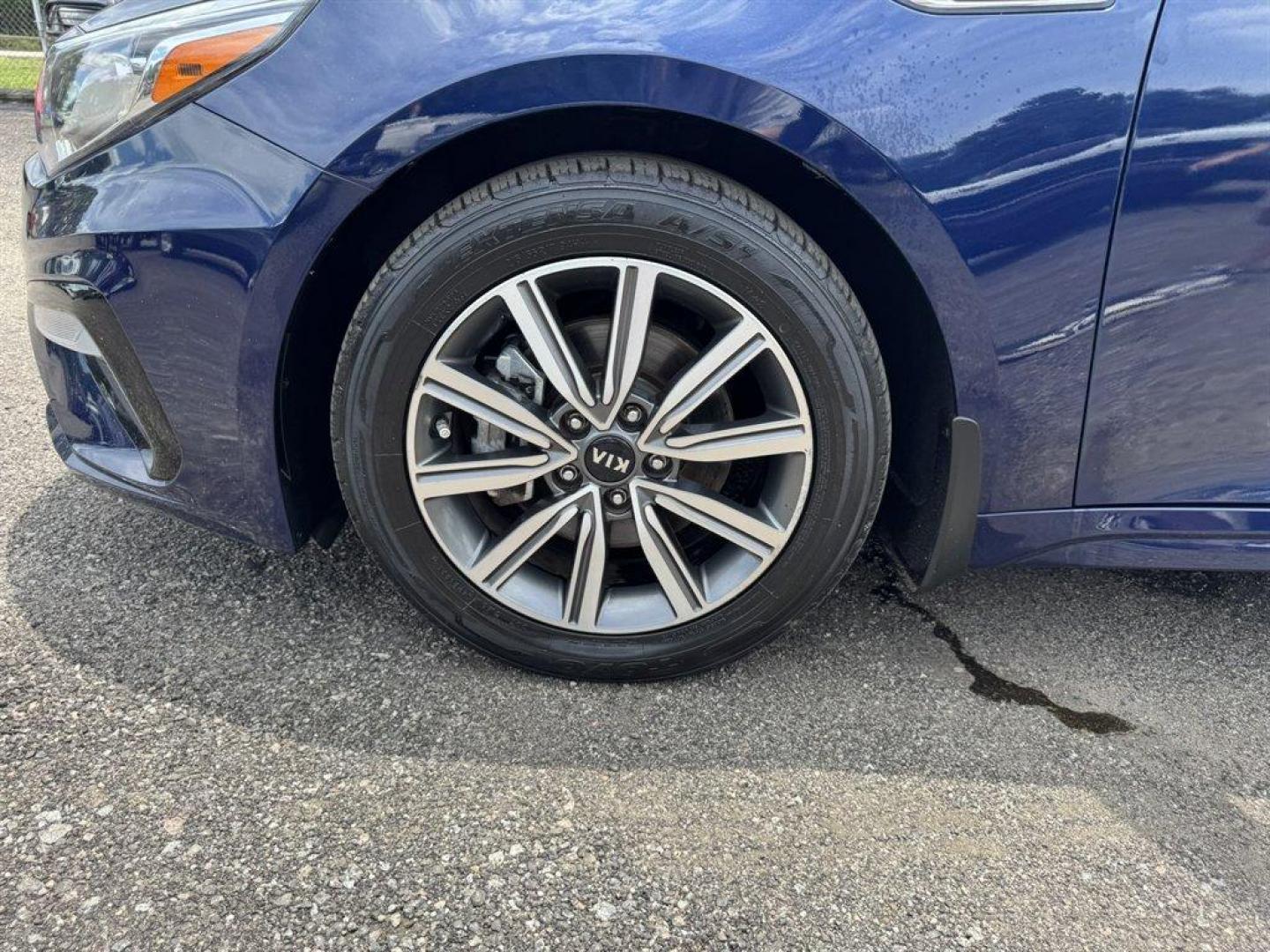 2019 Blue /Black Kia Optima (5XXGT4L37KG) with an 2.4l I-4 DI Dohc 2.4l engine, Automatic transmission, located at 745 East Steele Rd., West Columbia, SC, 29170, (803) 755-9148, 33.927212, -81.148483 - Special Internet Price! 2019 Kia Optima with AM/FM radio, Backup camera, Cruise control, Cloth interior, Keyless entry, Powered windows, Powered door locks, Plus more! - Photo#29