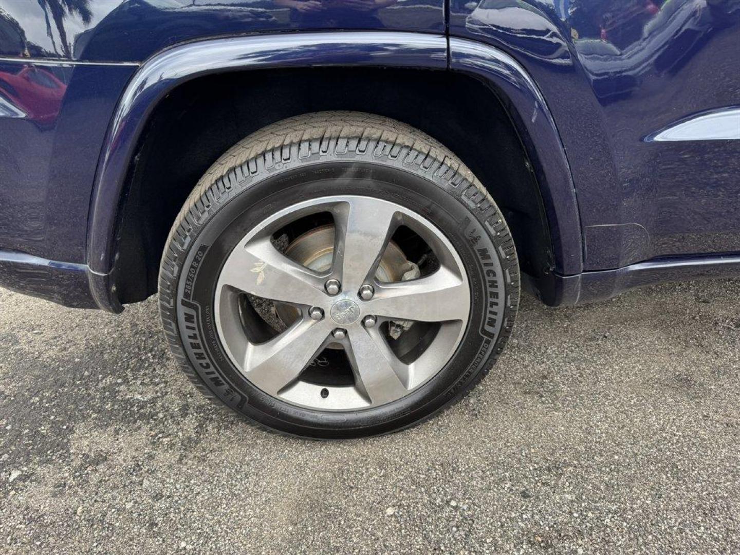 2014 Blue /Black Jeep Grand Cherokee (1C4RJFCG5EC) with an 3.6l V6 MPI Dohc VVT Flex engine, Automatic transmission, located at 745 East Steele Rd., West Columbia, SC, 29170, (803) 755-9148, 33.927212, -81.148483 - Special Internet Price! 2014 Jeep Grand Cherokee with AM/FM radio, Bluetooth, Backup camera, Navigation, Cruise control, Panoramic sunroof, Leather interior, Keyless entry, Push to start, Powered windows, Powered door locks, Plus more! - Photo#39