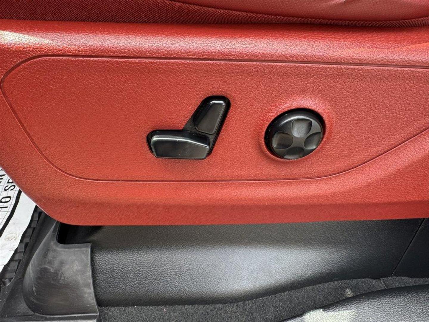 2019 Grey /Black Ram 1500 (1C6SRFET5KN) with an 5.7l V8 Smpi Hemi 5.7l engine, Automatic transmission, located at 745 East Steele Rd., West Columbia, SC, 29170, (803) 755-9148, 33.927212, -81.148483 - Special Internet Price! 2019 Ram 1500 Rebel with AM/FM radio, Trail to XM radio, Backup camera, Navigation, Cruise control, Keyless entry, Push to start, Leather interior, 4X4, Truck bed cover, Powered windows, Powered door locks, Plus more! - Photo#23