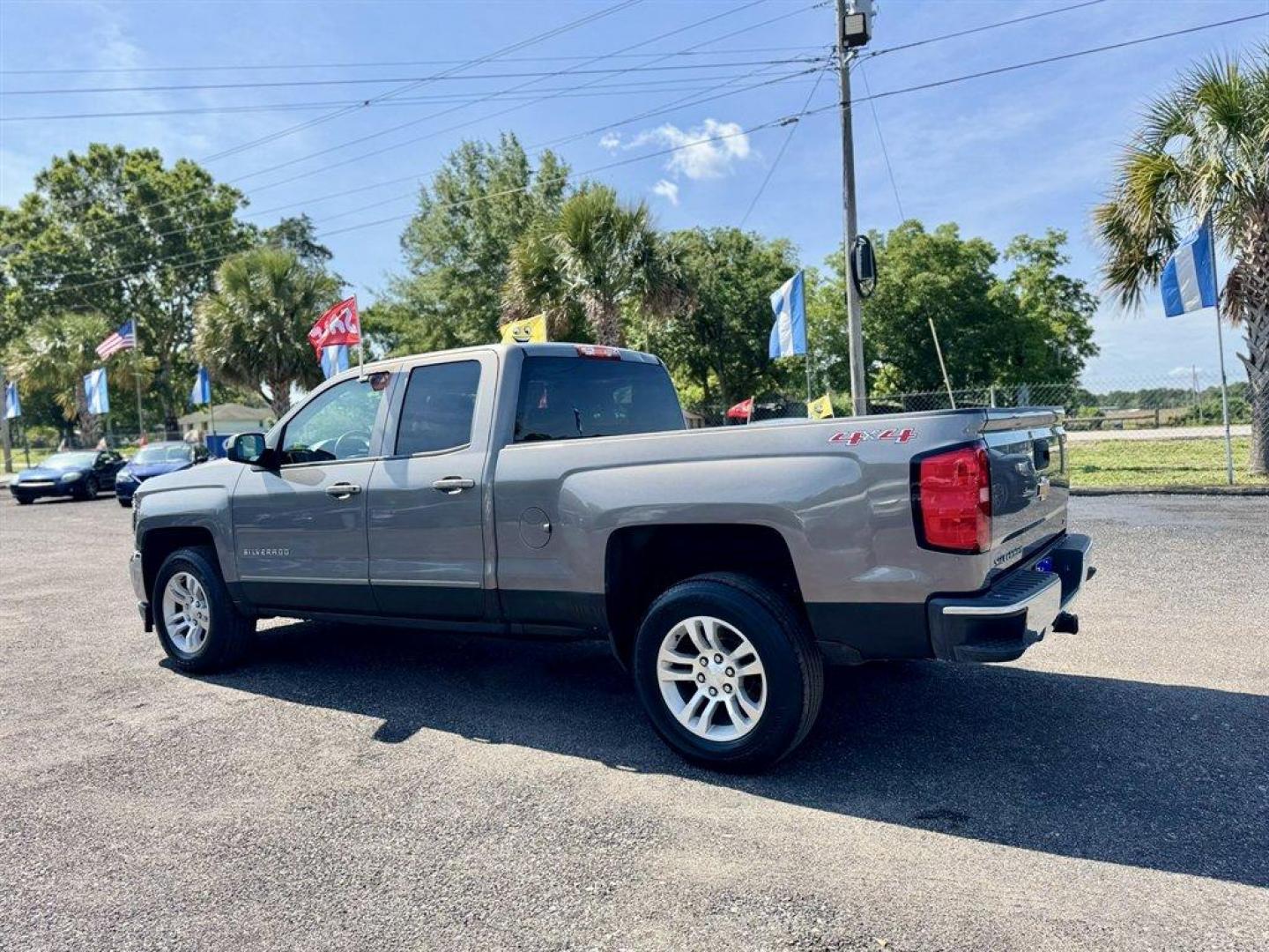 2017 Silver /Black Chevrolet Silverado 1500 (1GCVKREC8HZ) with an 5.3l V8 DI VVT Flex 5.3l engine, Automatic transmission, located at 745 East Steele Rd., West Columbia, SC, 29170, (803) 755-9148, 33.927212, -81.148483 - Special Internet Price! 2017 Chevrolet Silverado with AM/FM radio, Cruise control, Backup camera, 4X4, Powered driver seat, Cloth interior, Powered windows, Powered door locks, Plus more! - Photo#5