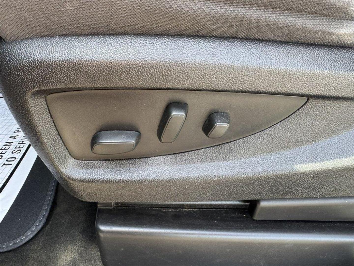 2017 Silver /Black Chevrolet Silverado 1500 (1GCVKREC8HZ) with an 5.3l V8 DI VVT Flex 5.3l engine, Automatic transmission, located at 745 East Steele Rd., West Columbia, SC, 29170, (803) 755-9148, 33.927212, -81.148483 - Special Internet Price! 2017 Chevrolet Silverado with AM/FM radio, Cruise control, Backup camera, 4X4, Powered driver seat, Cloth interior, Powered windows, Powered door locks, Plus more! - Photo#18