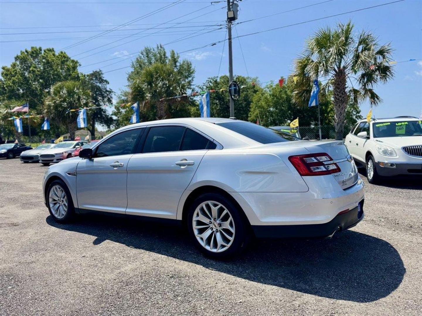 2017 Silver /Black Ford Taurus (1FAHP2F84HG) with an 3.5l V6 Smpi TI-VCT 3.5l engine, Automatic transmission, located at 745 East Steele Rd., West Columbia, SC, 29170, (803) 755-9148, 33.927212, -81.148483 - Special Internet Price! 2017 Ford Taurus with AM/FM radio, Bluetooth, Backup camera, Cruise control, Sunroof, Keyless entry, Leather interior, Heated seats, Powered front seats, Powered windows, Powered door locks, Plus more! - Photo#5